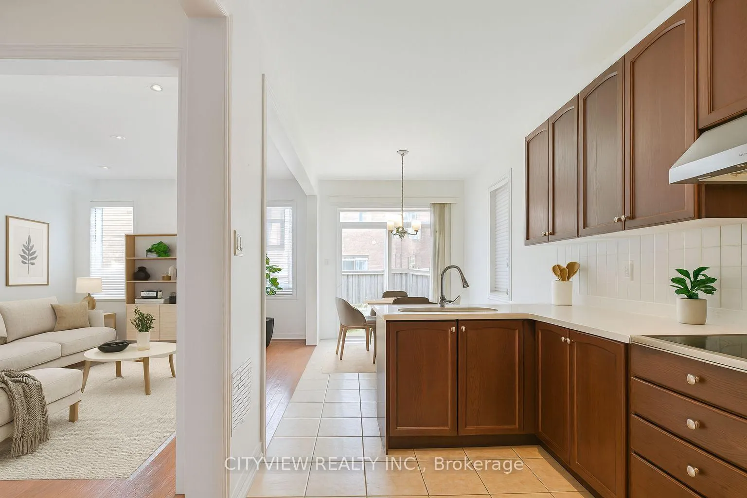Photo 3 of 330 Giddings Crescent, Milton, Scott — HOMEH