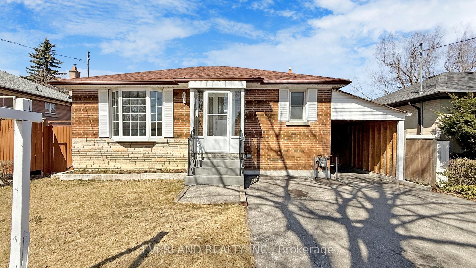 Photo 1 of 8 Hogan Drive, Scarborough, Woburn — HOMEH