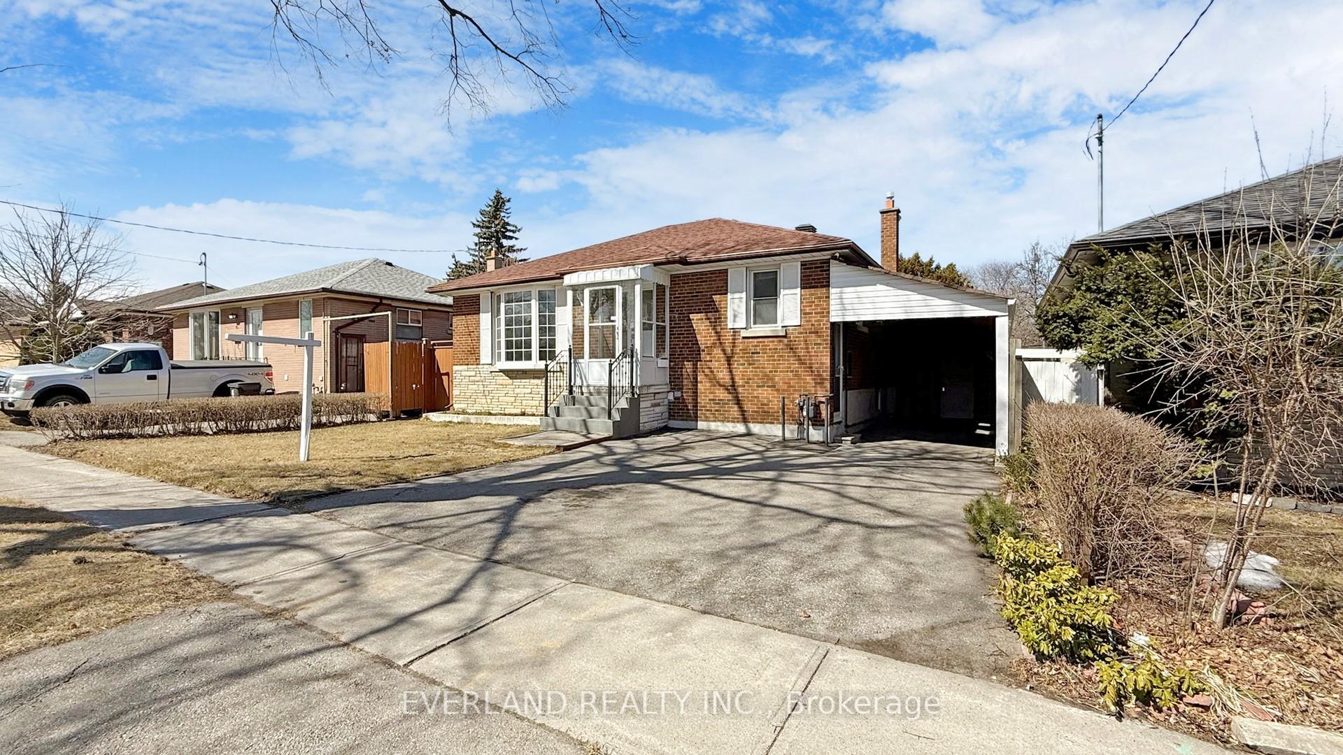 Photo 3 of 8 Hogan Drive, Scarborough, Woburn — HOMEH