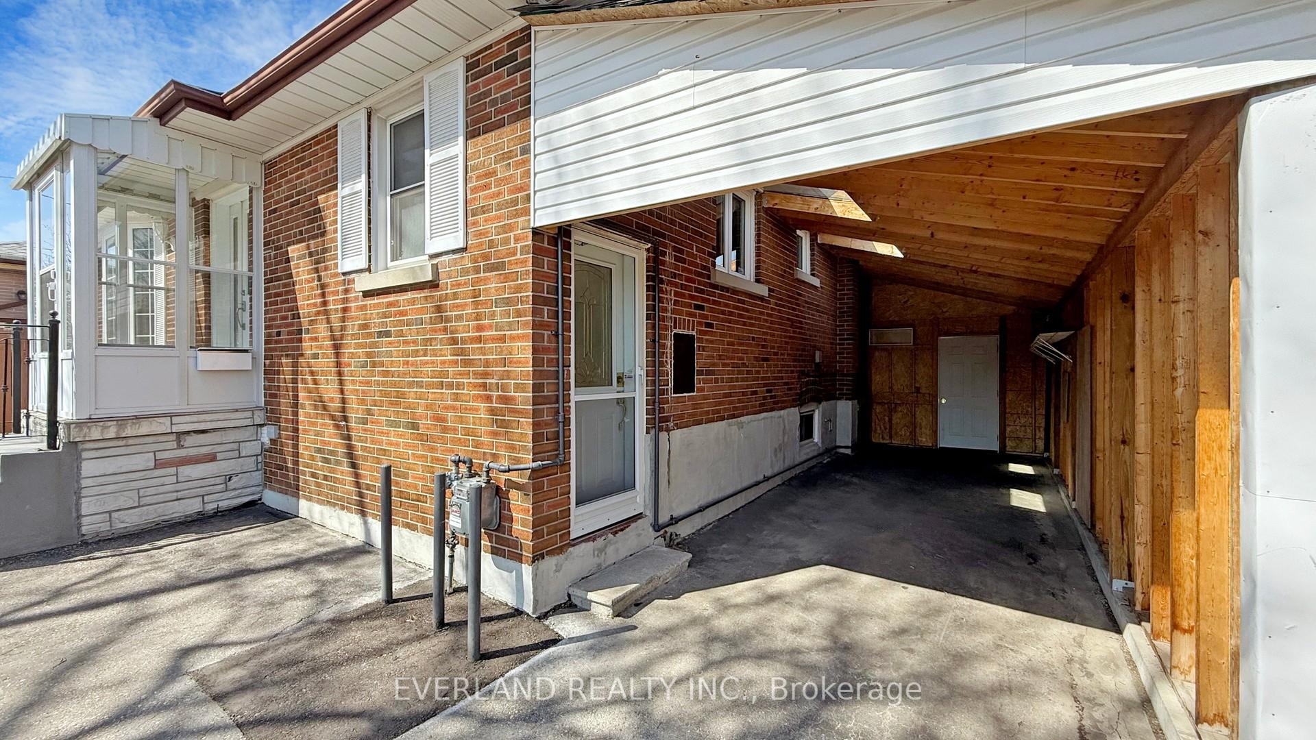 Photo 4 of 8 Hogan Drive, Scarborough, Woburn — HOMEH