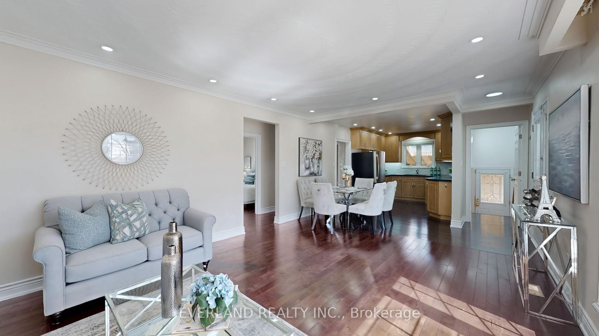 Photo 6 of 8 Hogan Drive, Scarborough, Woburn — HOMEH