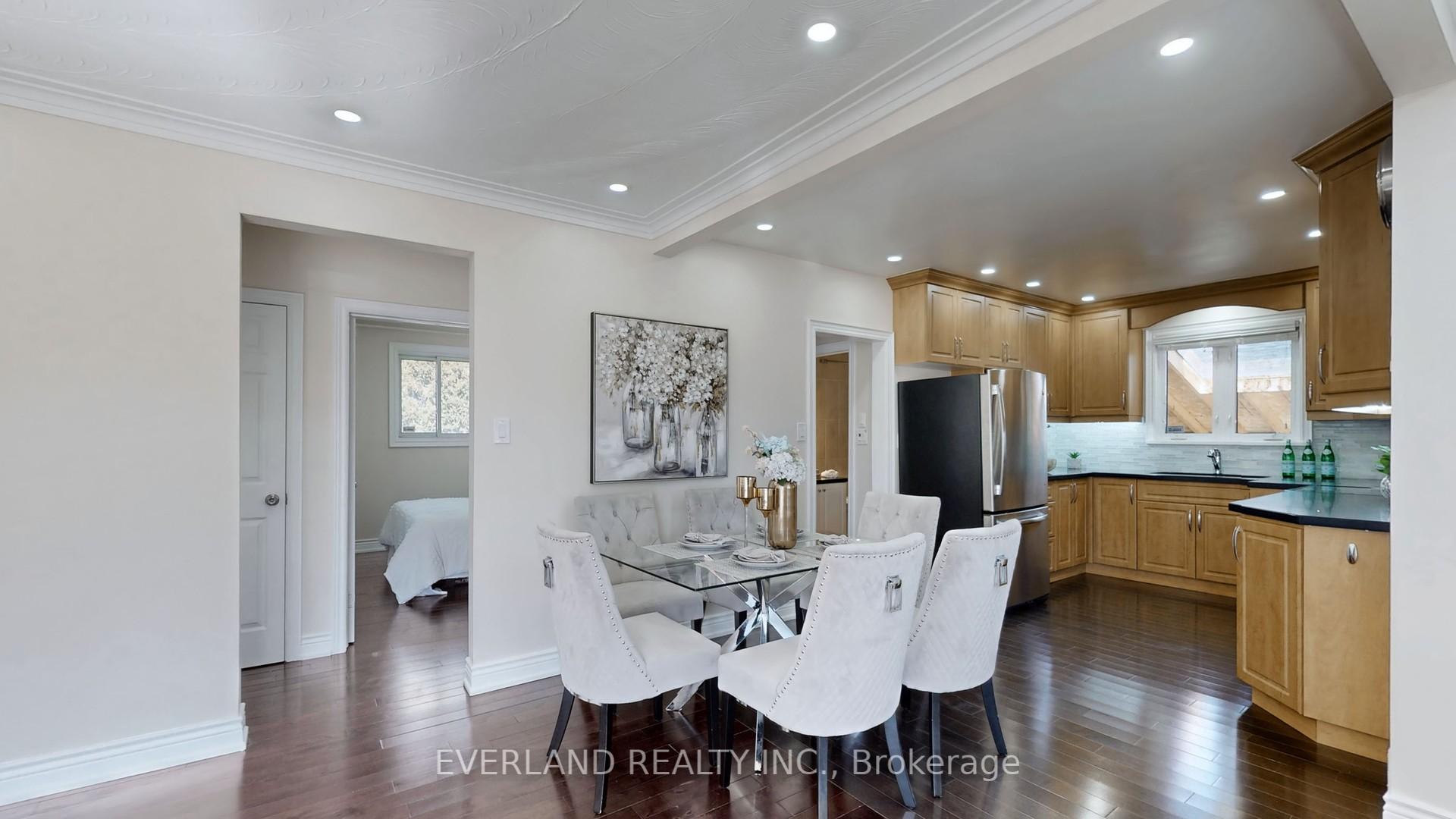 Photo 7 of 8 Hogan Drive, Scarborough, Woburn — HOMEH