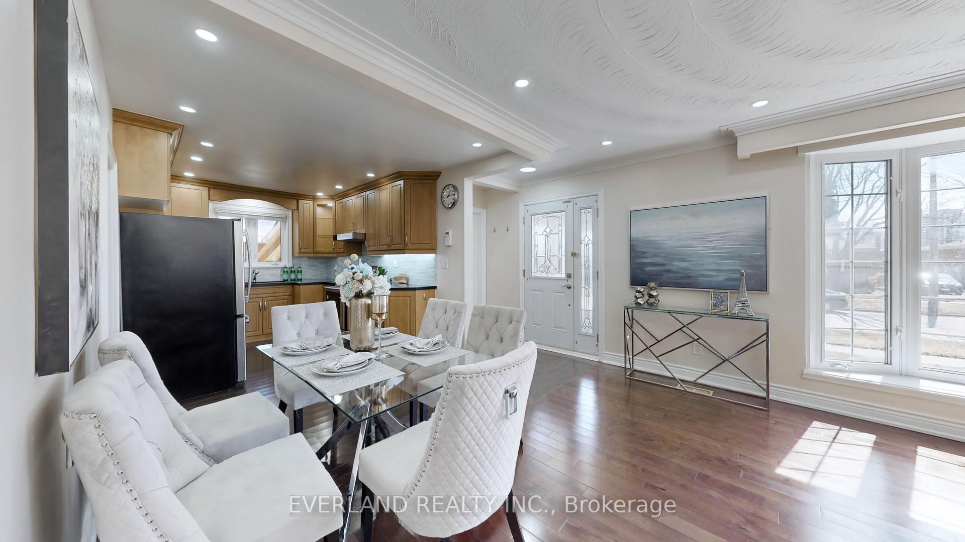 Photo 10 of 8 Hogan Drive, Scarborough, Woburn — HOMEH