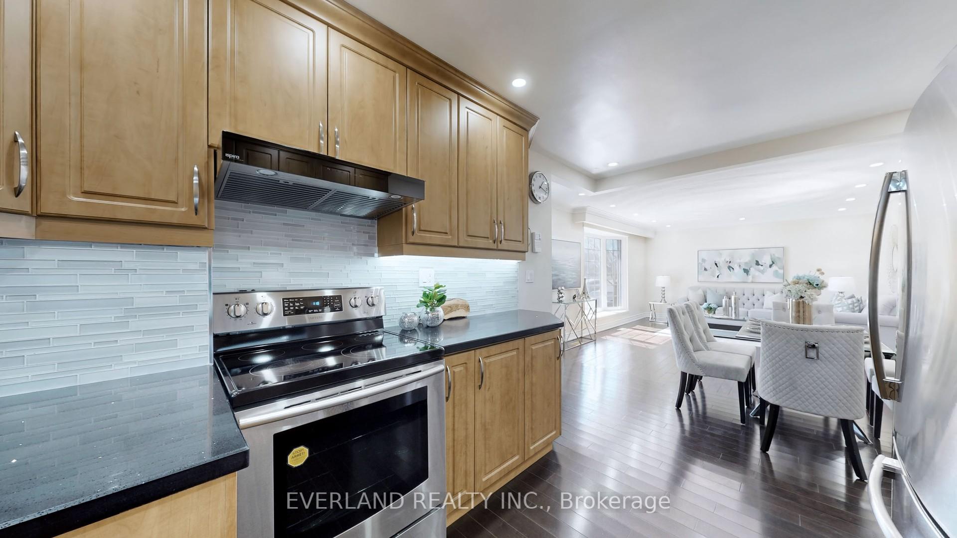Photo 14 of 8 Hogan Drive, Scarborough, Woburn — HOMEH