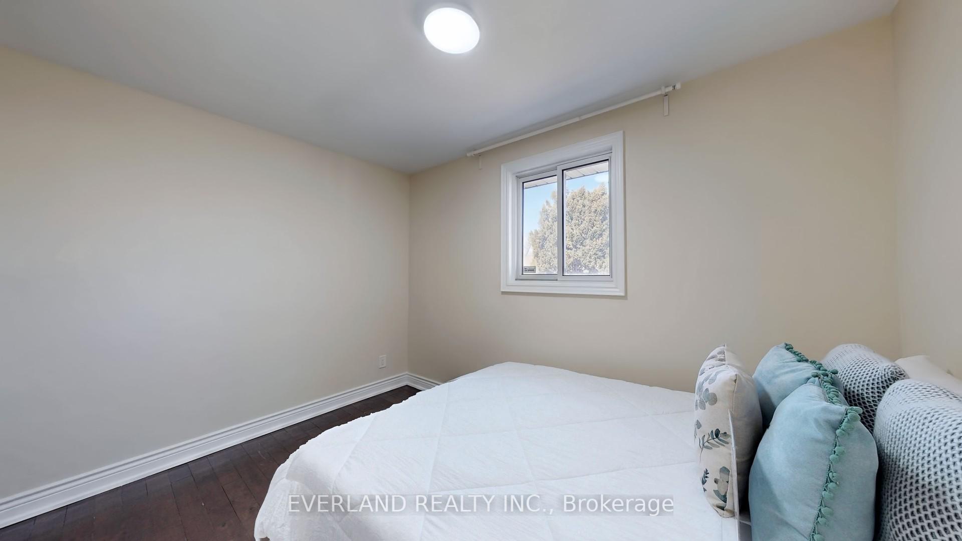Photo 23 of 8 Hogan Drive, Scarborough, Woburn — HOMEH