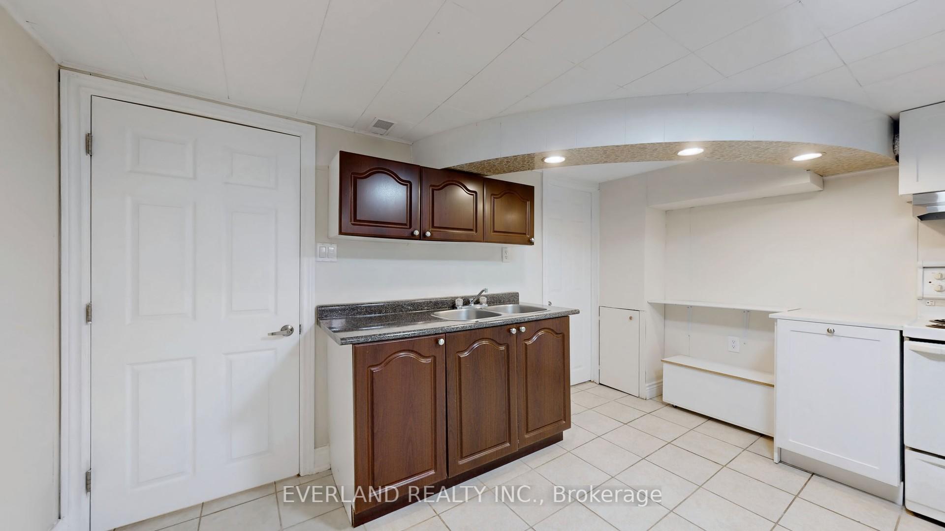 Photo 38 of 8 Hogan Drive, Scarborough, Woburn — HOMEH