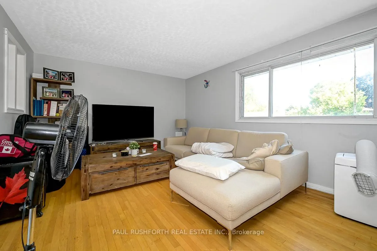 Photo 13 of 922 Pinewood Crescent, Ottawa, Queensway Terrace North — HOMEH