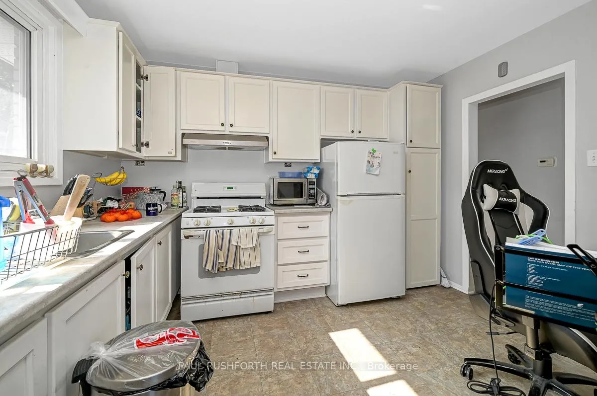 Photo 15 of 922 Pinewood Crescent, Ottawa, Queensway Terrace North — HOMEH