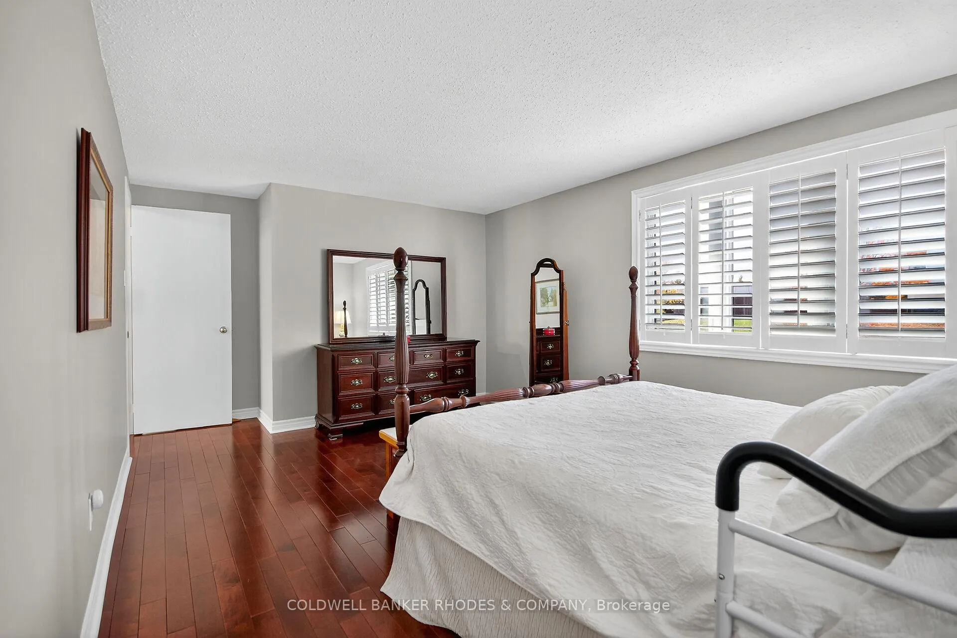 Photo 18 of 8 Confederation Private, Ottawa, Mooneys Bay/Riverside Park — HOMEH