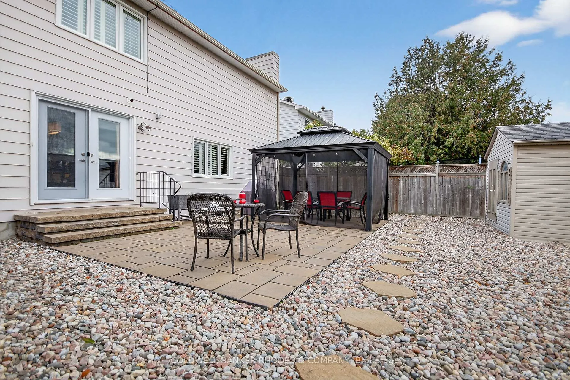 Photo 39 of 8 Confederation Private, Ottawa, Mooneys Bay/Riverside Park — HOMEH