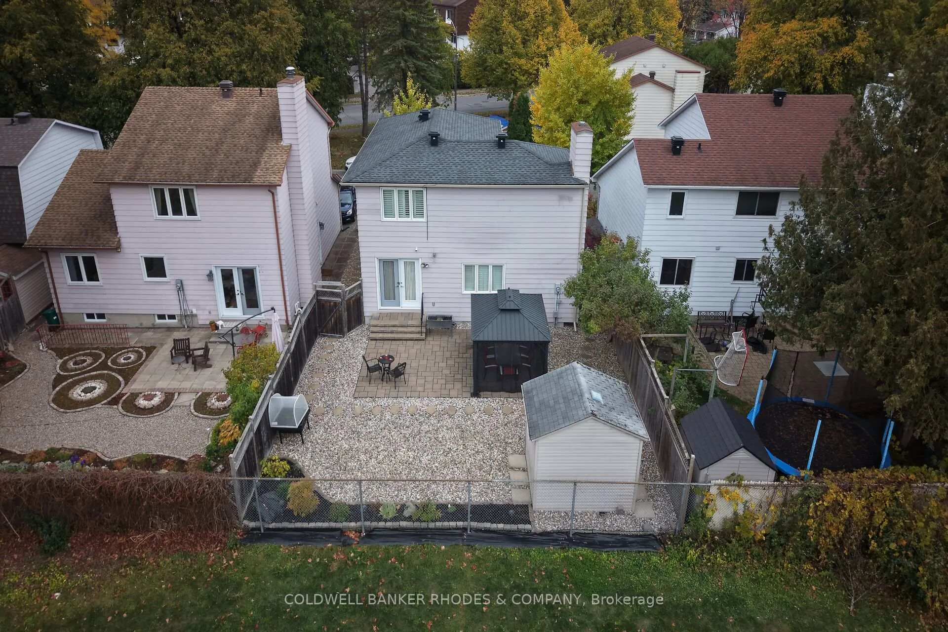 Photo 41 of 8 Confederation Private, Ottawa, Mooneys Bay/Riverside Park — HOMEH