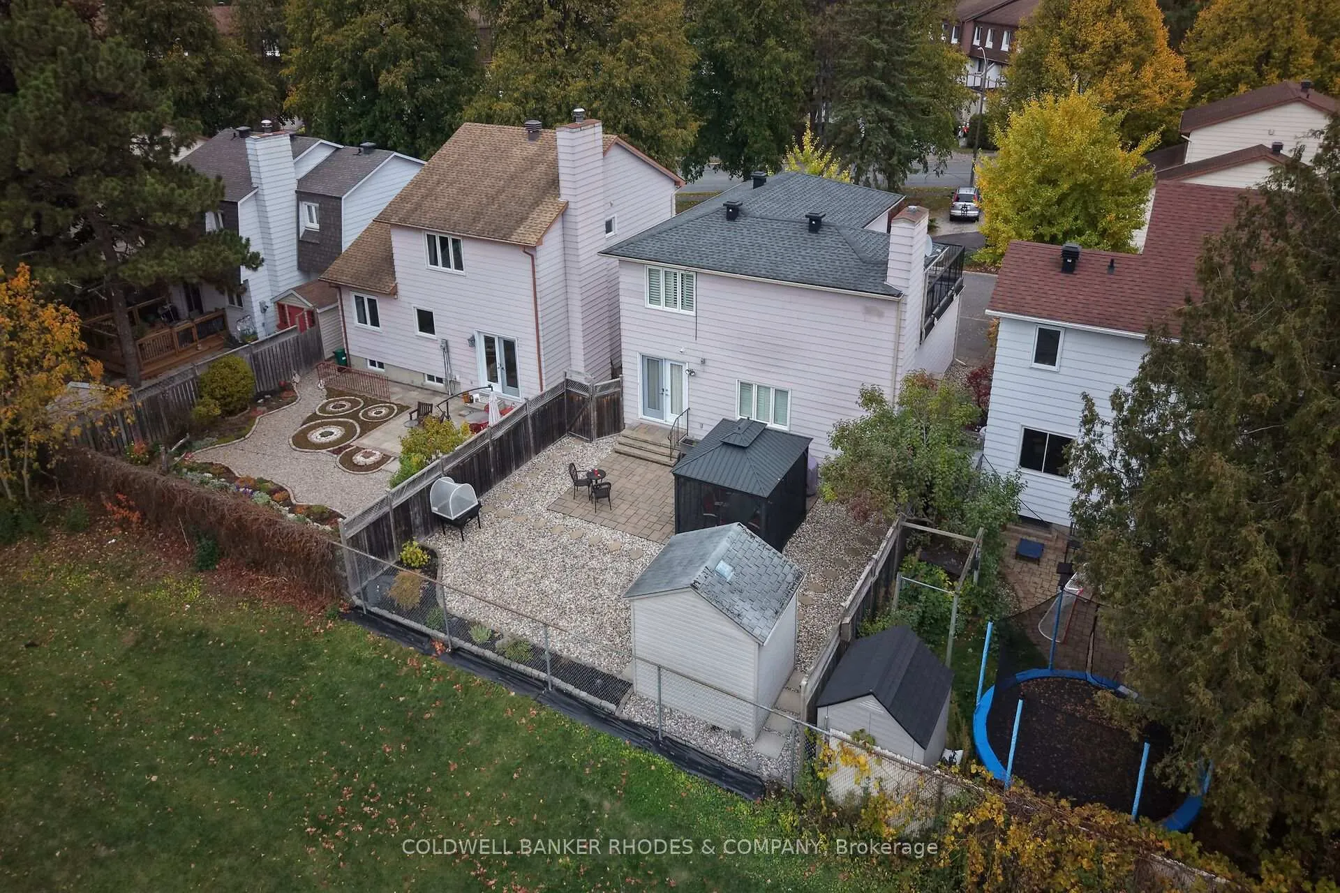 Photo 43 of 8 Confederation Private, Ottawa, Mooneys Bay/Riverside Park — HOMEH