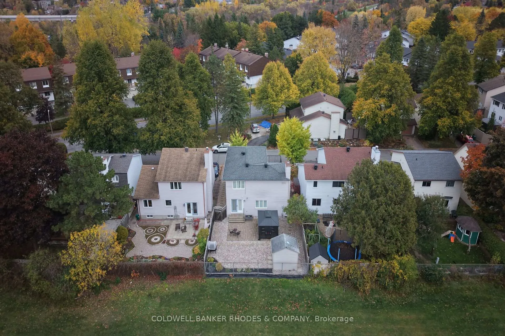 Photo 45 of 8 Confederation Private, Ottawa, Mooneys Bay/Riverside Park — HOMEH