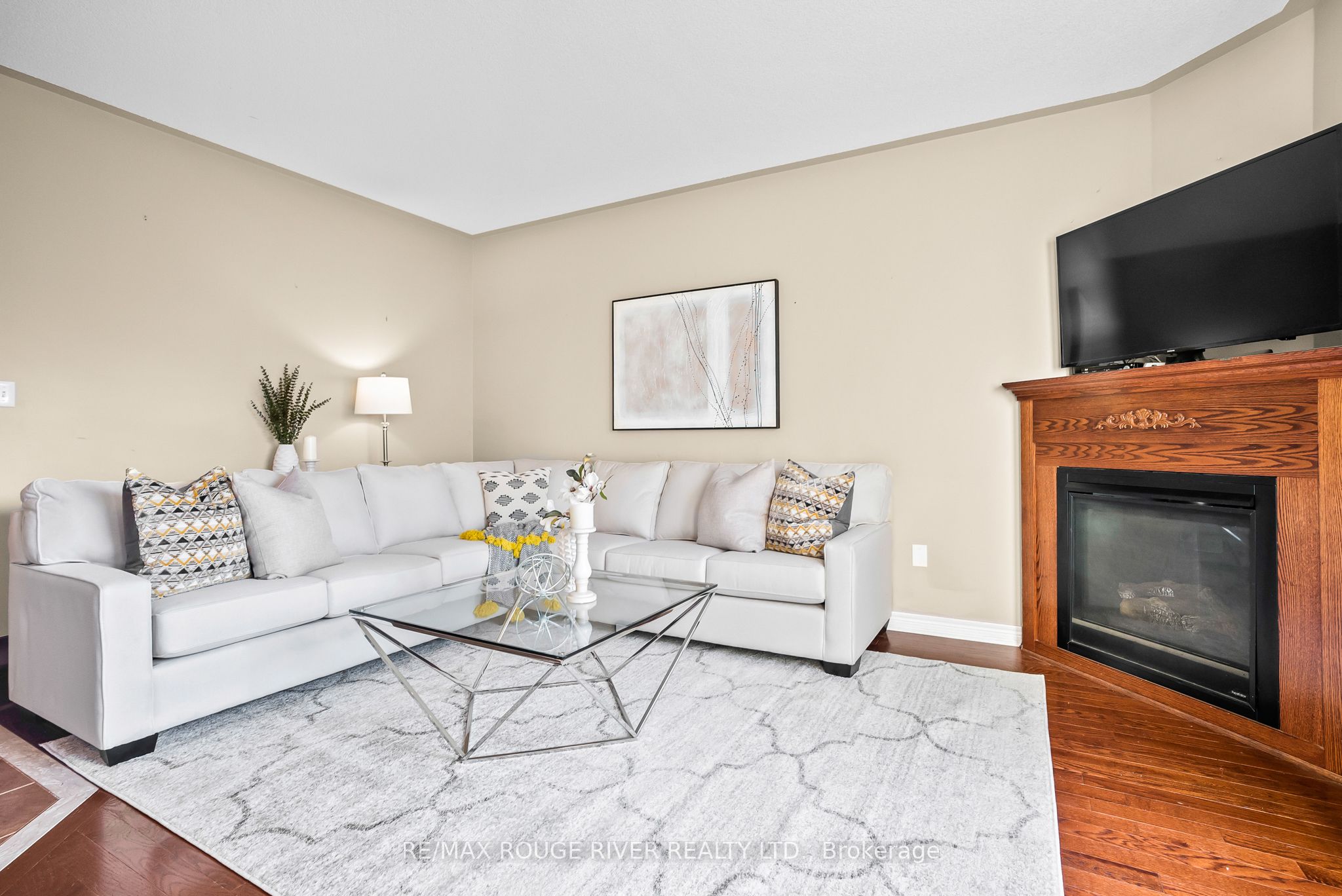 Photo 48 of 58 Albert Street, Clarington, Bowmanville — HOMEH