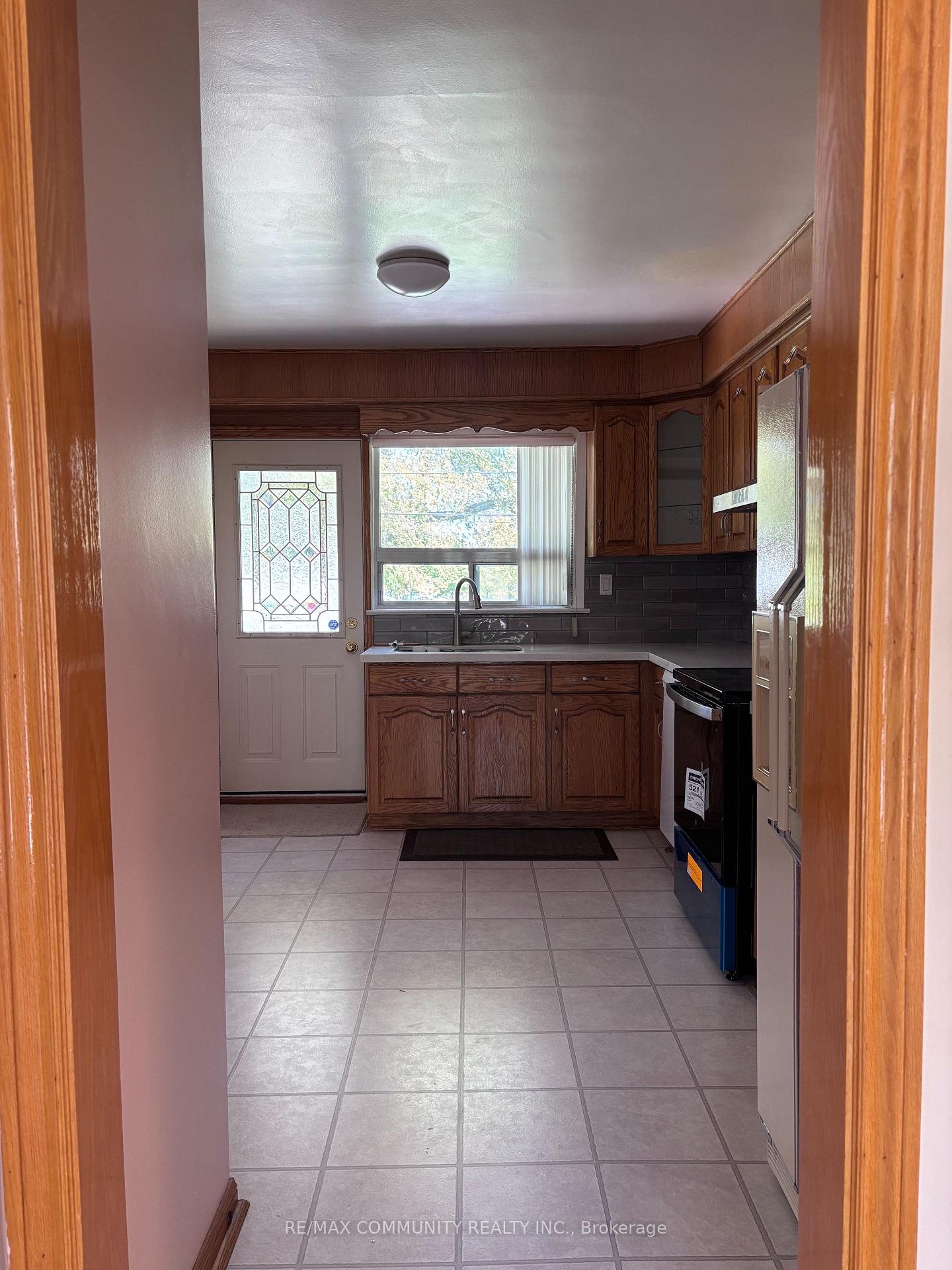 Photo 6 of 117 Perivale Crescent, Scarborough, Bendale — HOMEH