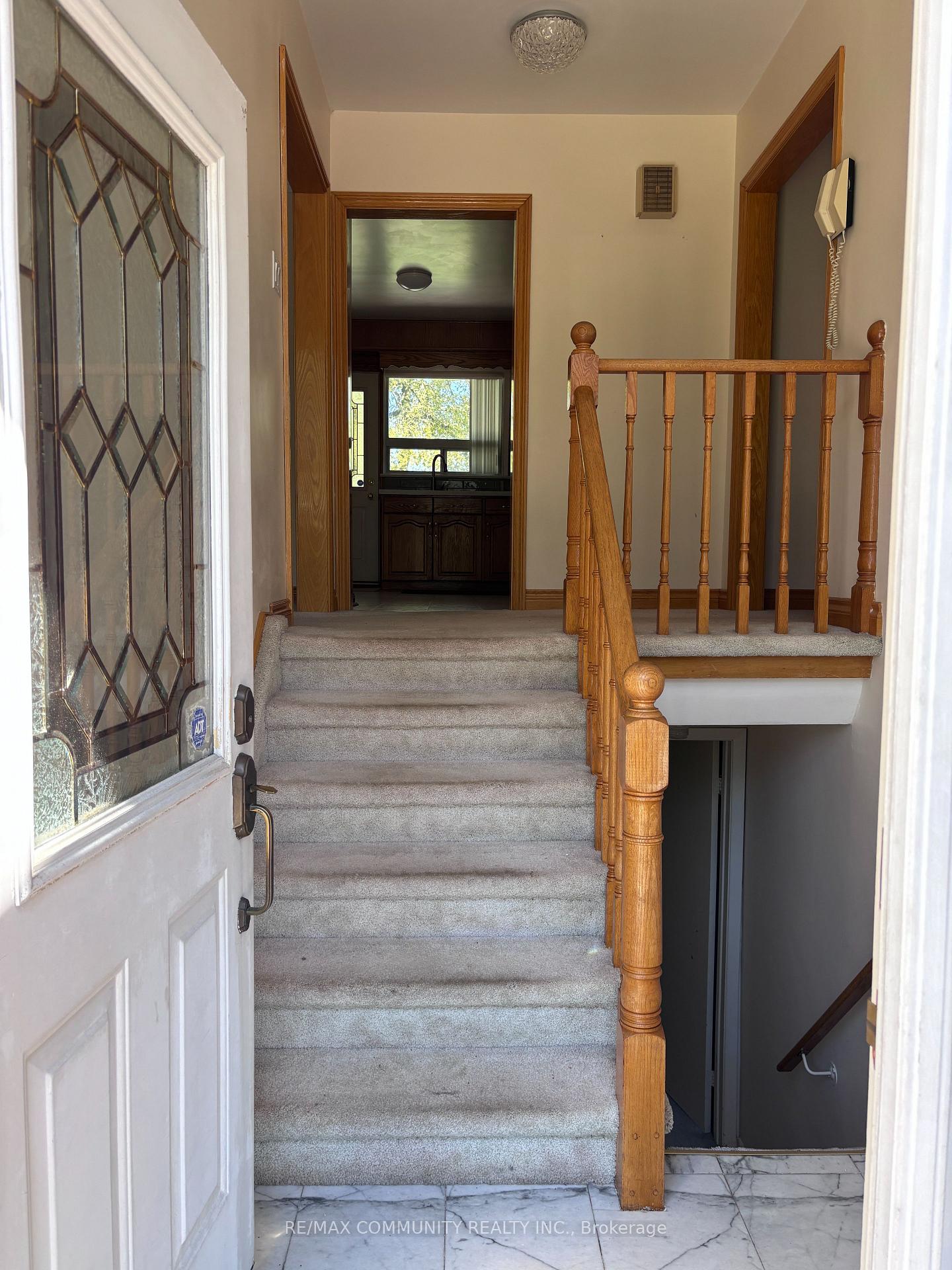Photo 7 of 117 Perivale Crescent, Scarborough, Bendale — HOMEH
