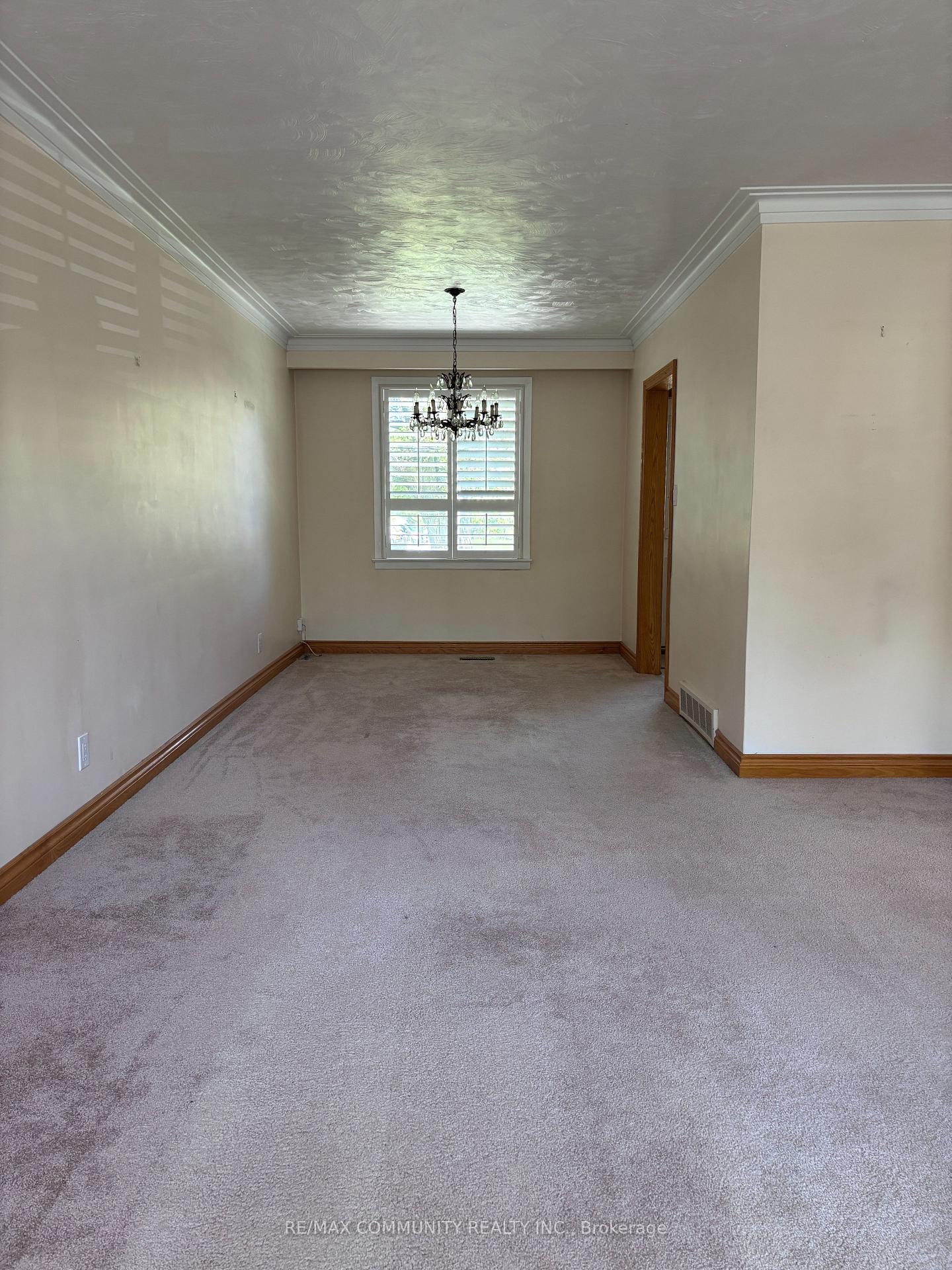 Photo 8 of 117 Perivale Crescent, Scarborough, Bendale — HOMEH
