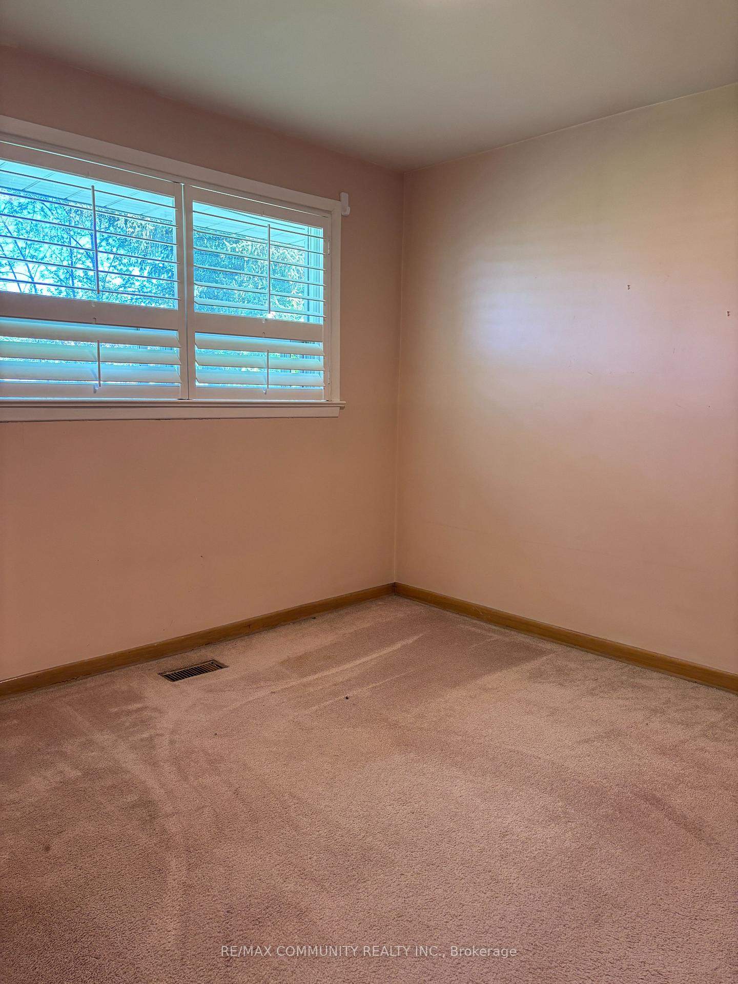 Photo 11 of 117 Perivale Crescent, Scarborough, Bendale — HOMEH