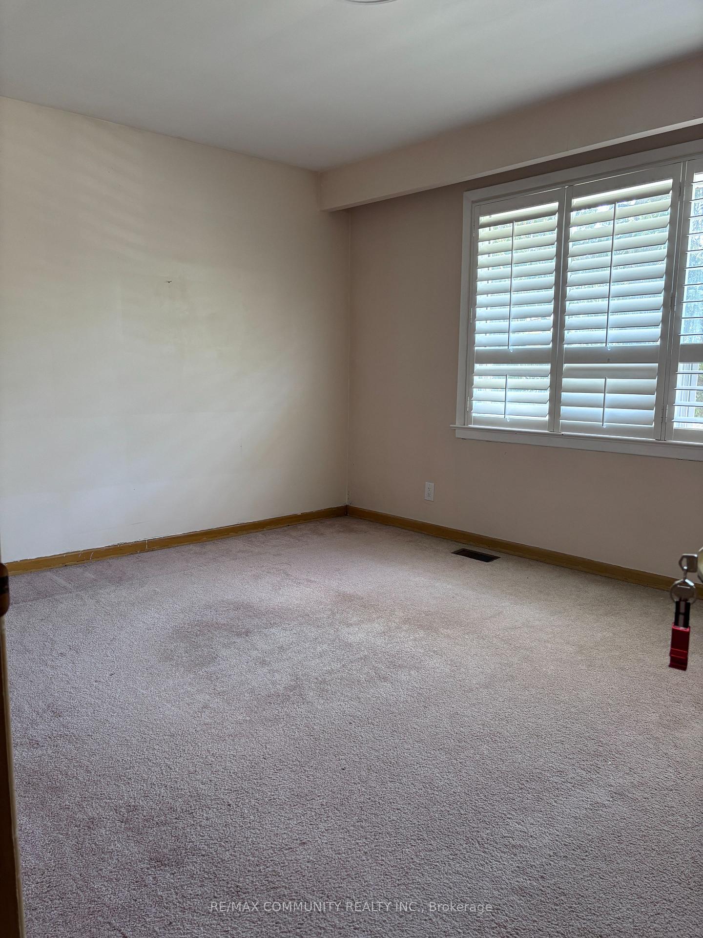 Photo 13 of 117 Perivale Crescent, Scarborough, Bendale — HOMEH