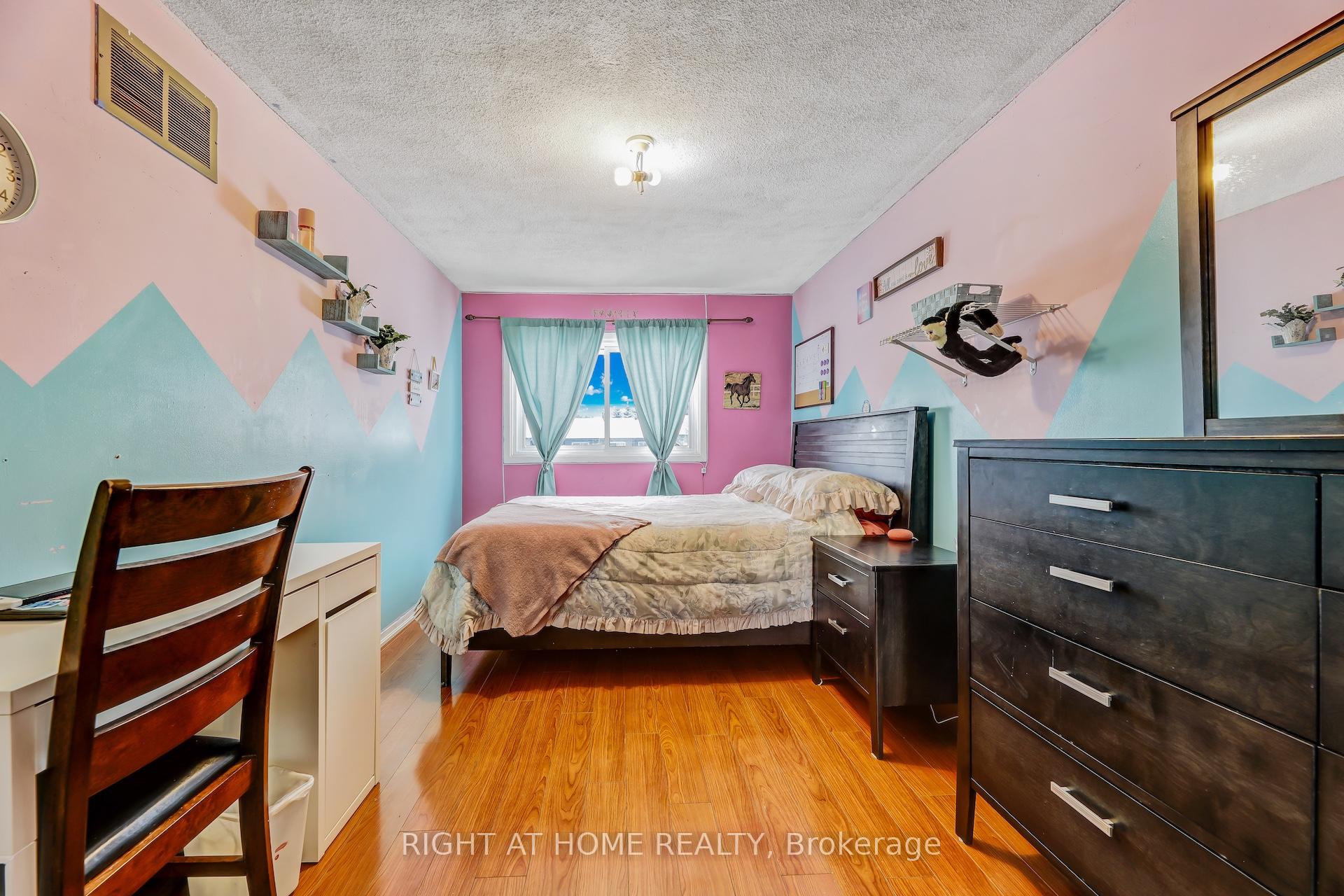 Photo 2 of 63 Mcknight Drive, Scarborough, Malvern — HOMEH