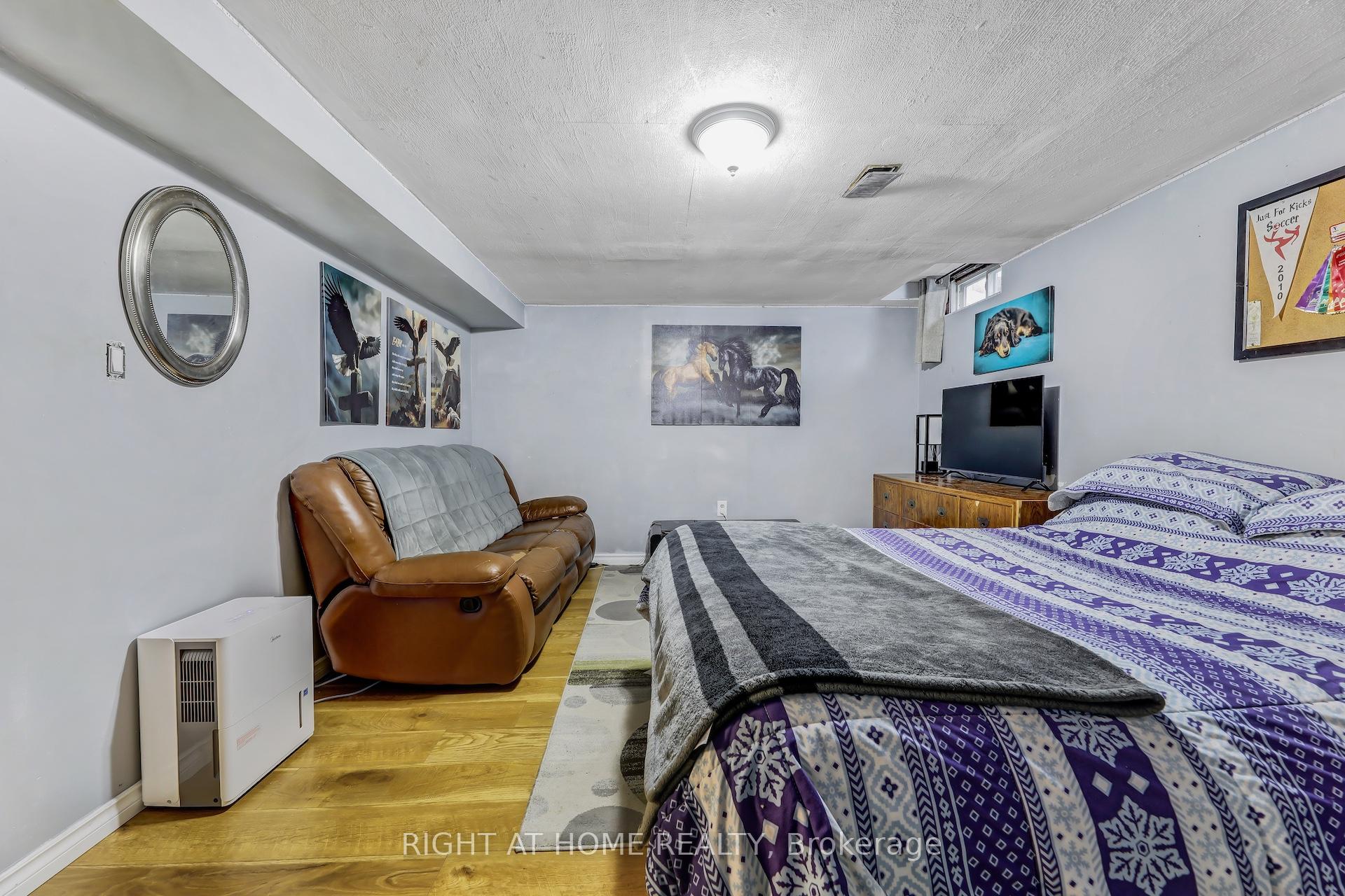 Photo 3 of 63 Mcknight Drive, Scarborough, Malvern — HOMEH