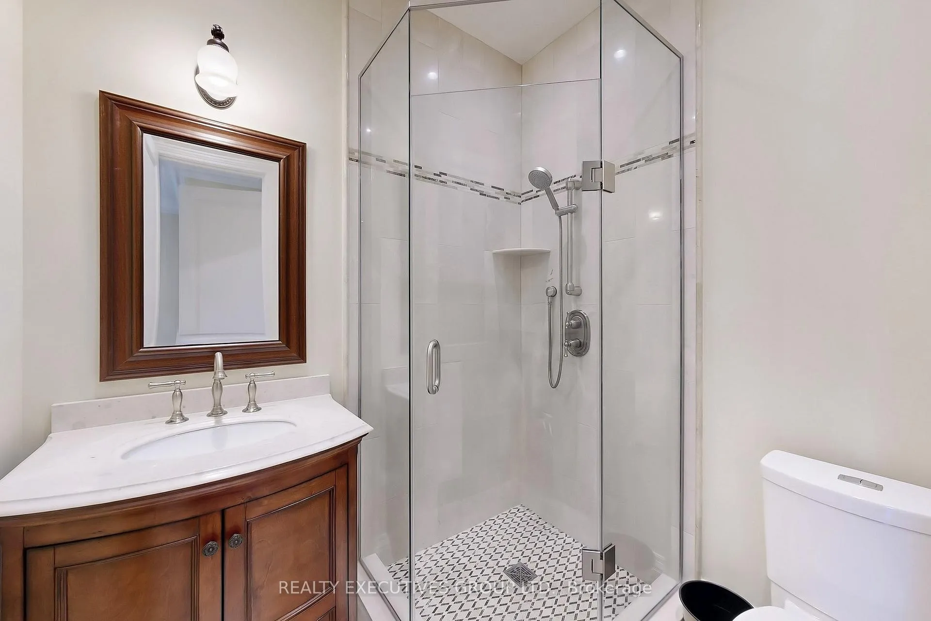 Photo 33 of 169 Bay Thorn Drive, Markham, Royal Orchard — HOMEH