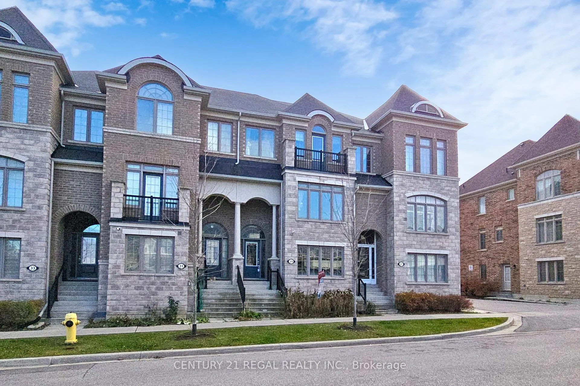 Photo 2 of 29 Rougeview Park Crescent, Markham, Greensborough — HOMEH
