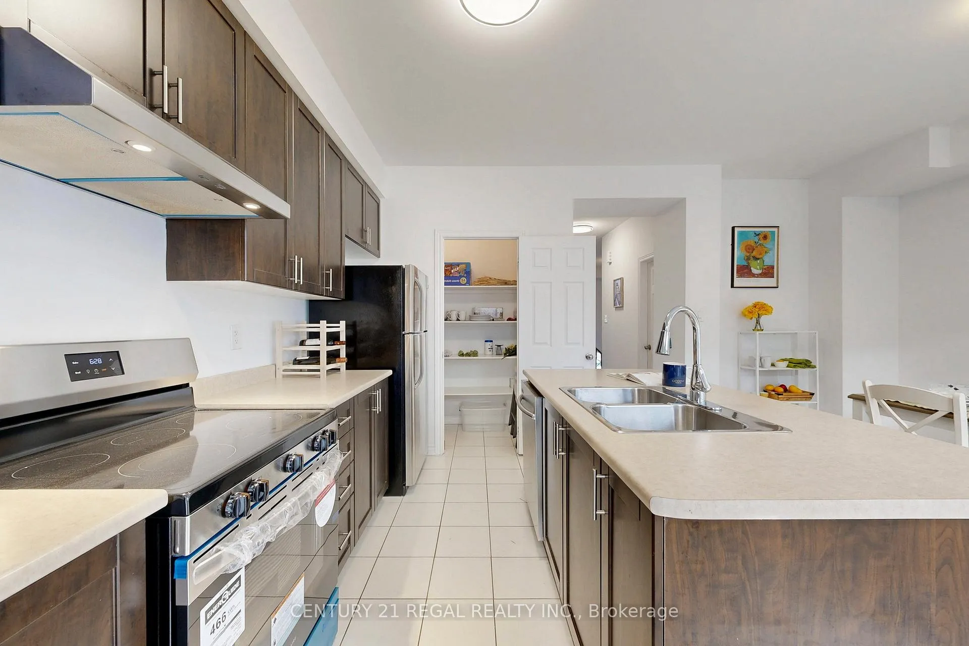 Photo 14 of 29 Rougeview Park Crescent, Markham, Greensborough — HOMEH