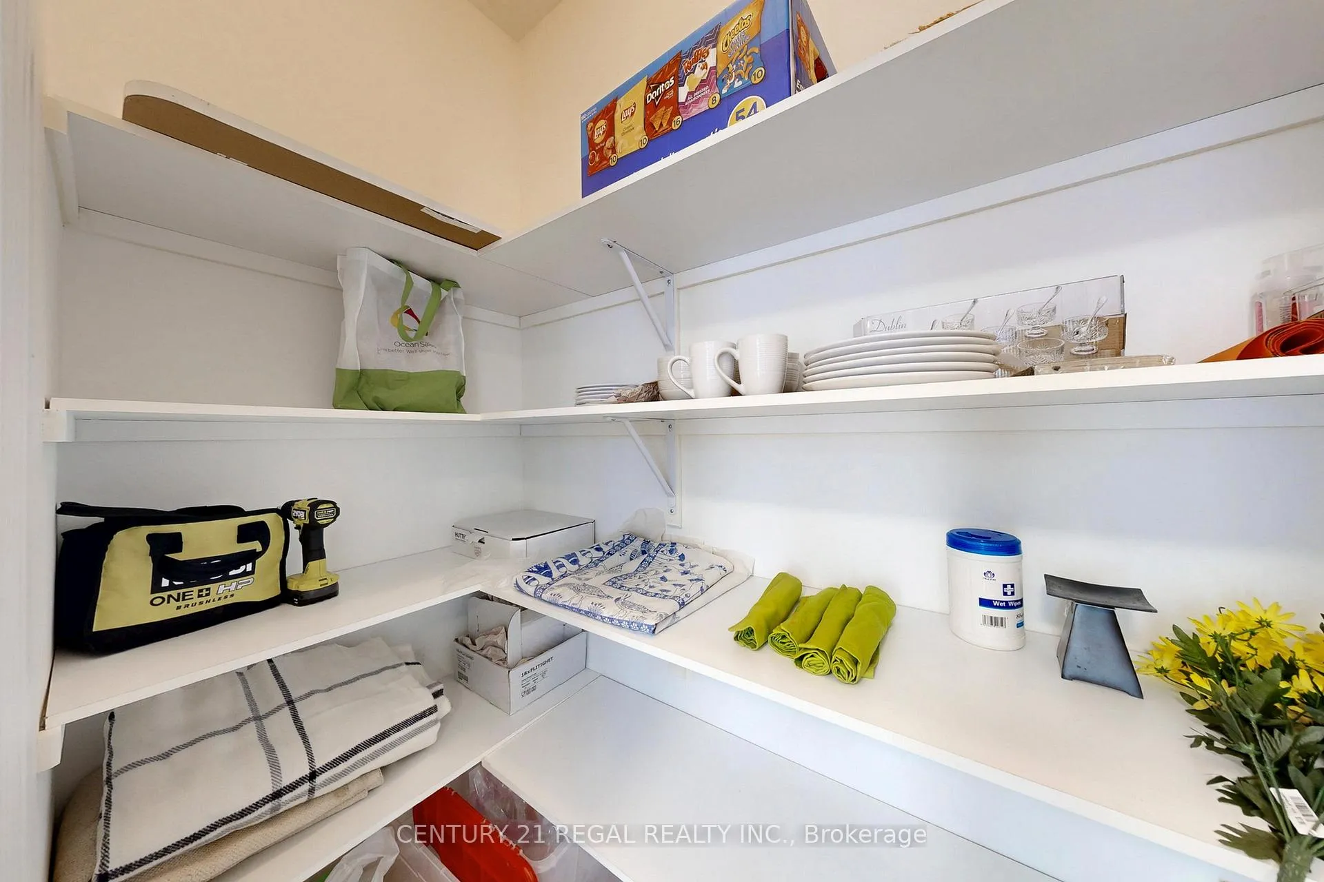 Photo 15 of 29 Rougeview Park Crescent, Markham, Greensborough — HOMEH