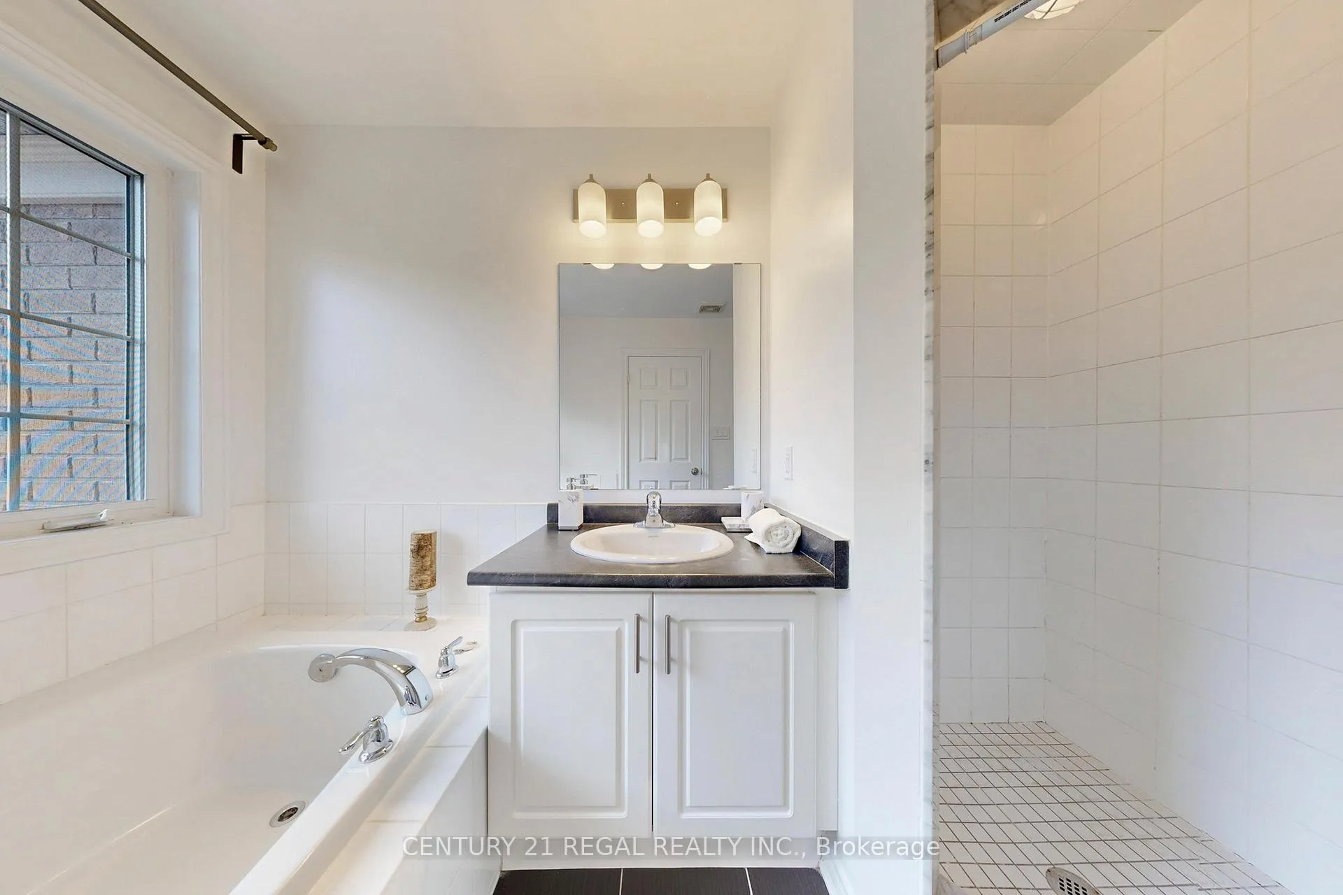Photo 28 of 29 Rougeview Park Crescent, Markham, Greensborough — HOMEH
