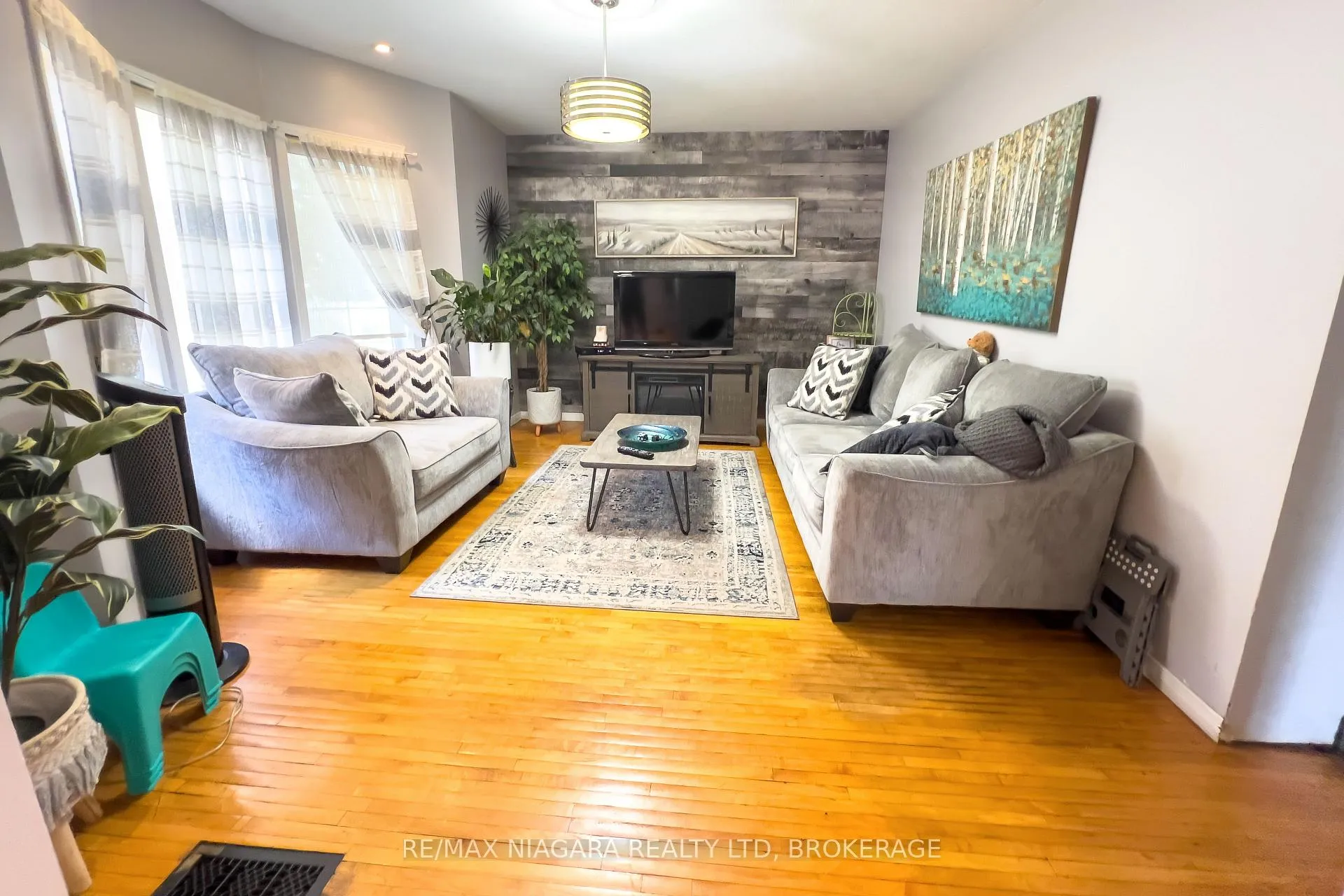 Photo 10 of 5791 Emery Street, Niagara Falls, Hospital — HOMEH