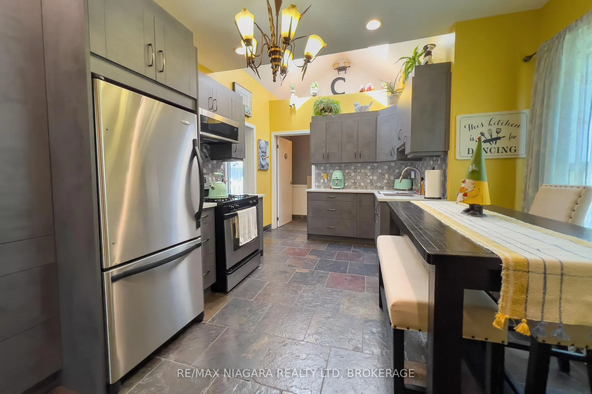 Photo 11 of 5791 Emery Street, Niagara Falls, Hospital — HOMEH