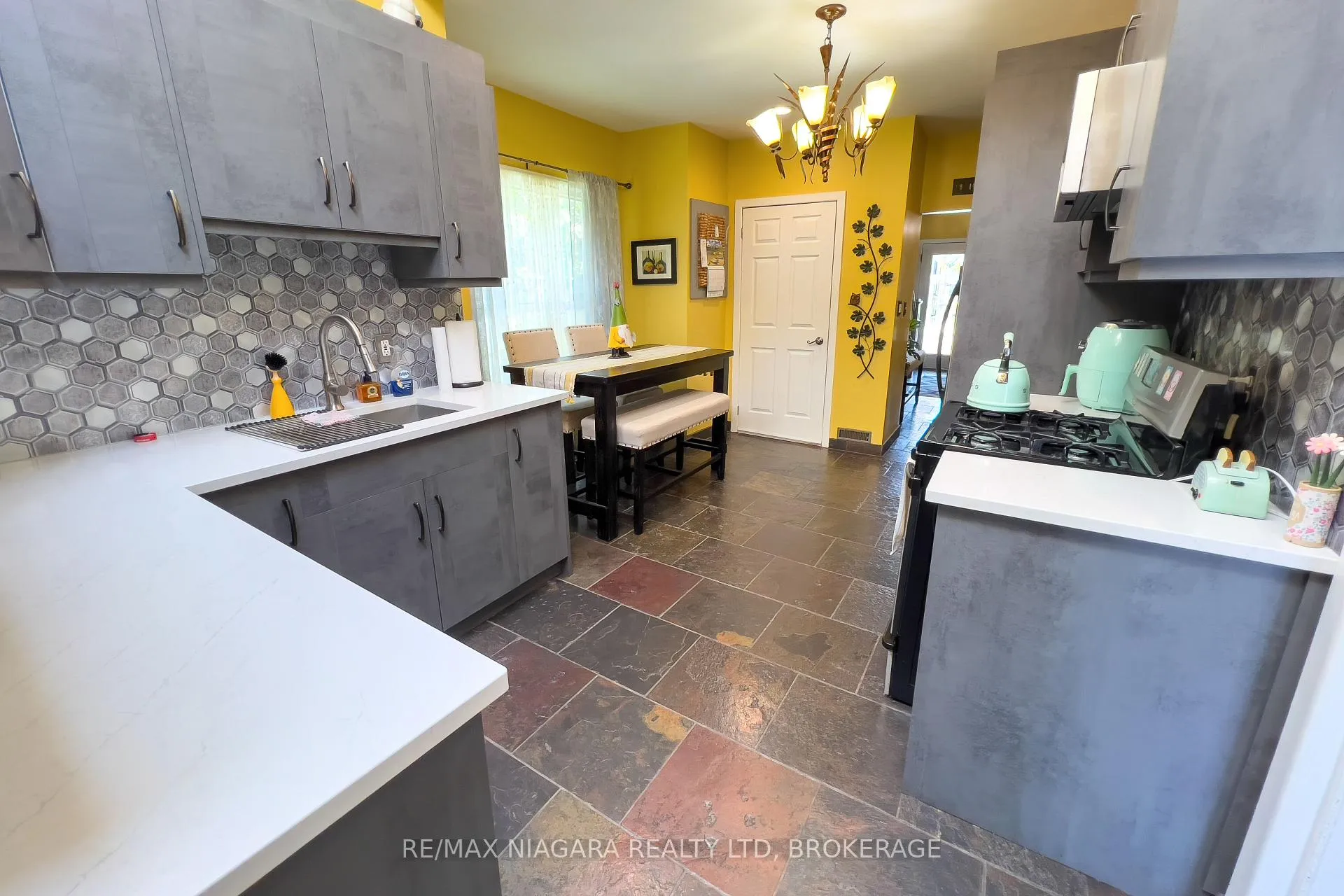 Photo 12 of 5791 Emery Street, Niagara Falls, Hospital — HOMEH