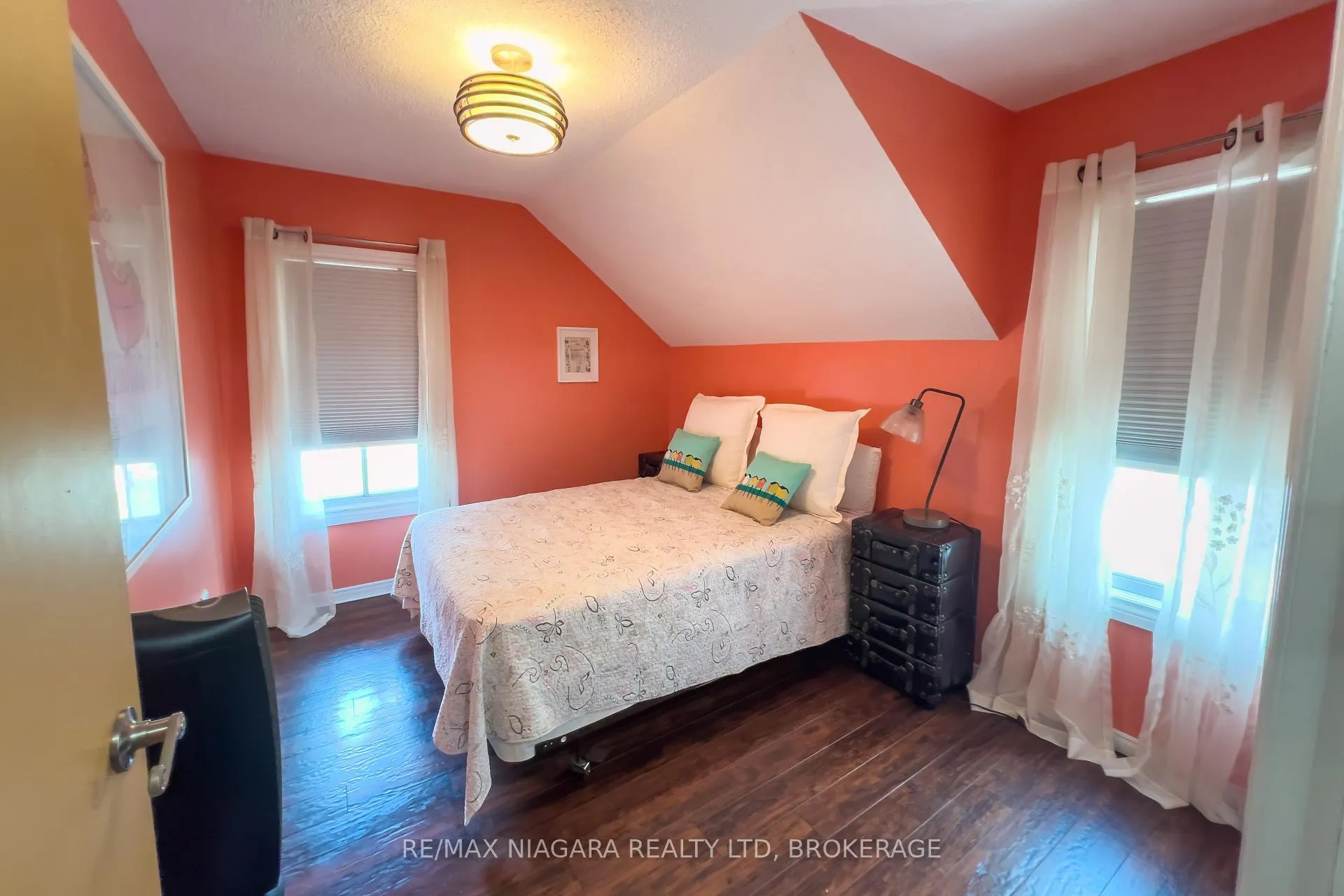 Photo 17 of 5791 Emery Street, Niagara Falls, Hospital — HOMEH