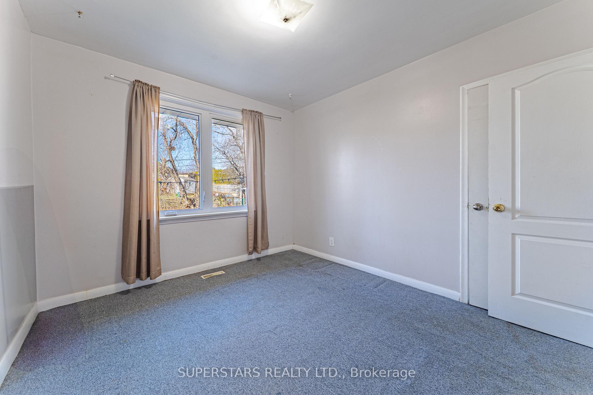 Photo 7 of 130 Pandora Circle, Scarborough, Woburn — HOMEH
