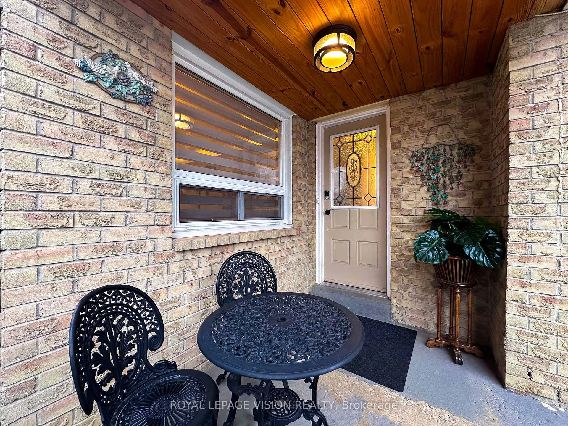 Photo 5 of 1939 A Parkside Drive, Pickering, Amberlea — HOMEH