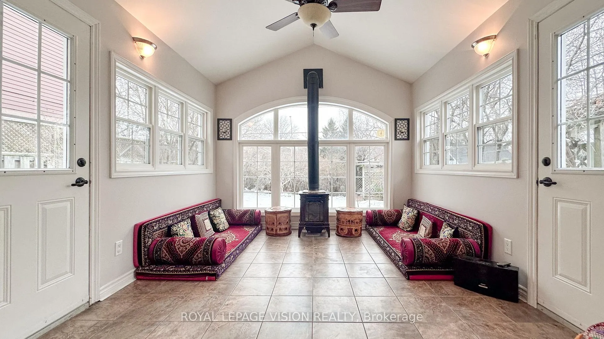 Photo 10 of 1939 A Parkside Drive, Pickering, Amberlea — HOMEH