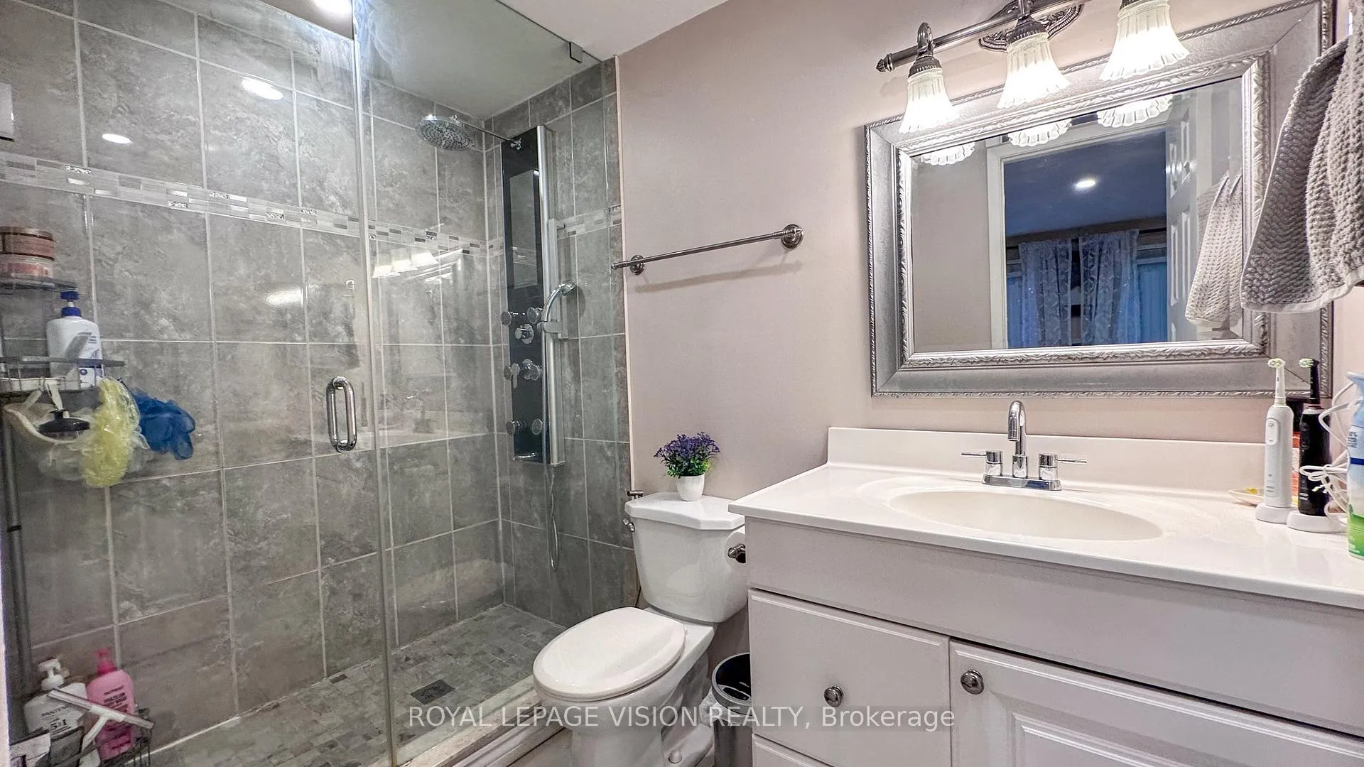 Photo 32 of 1939 A Parkside Drive, Pickering, Amberlea — HOMEH