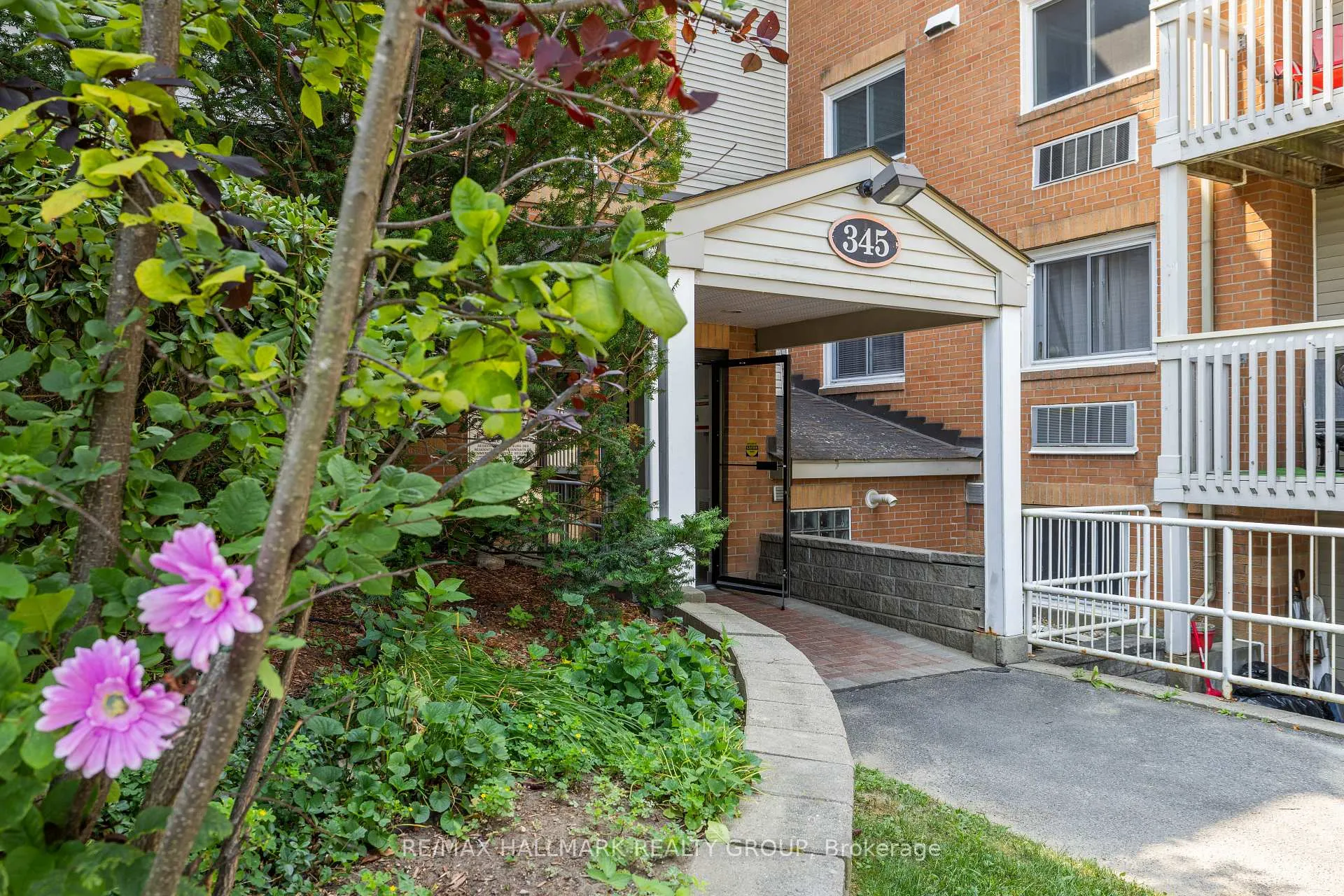 Photo 1 of Unit 203, 345 Centrum Boulevard, Ottawa, Bilberry Creek/Queenswood Heights — HOMEH