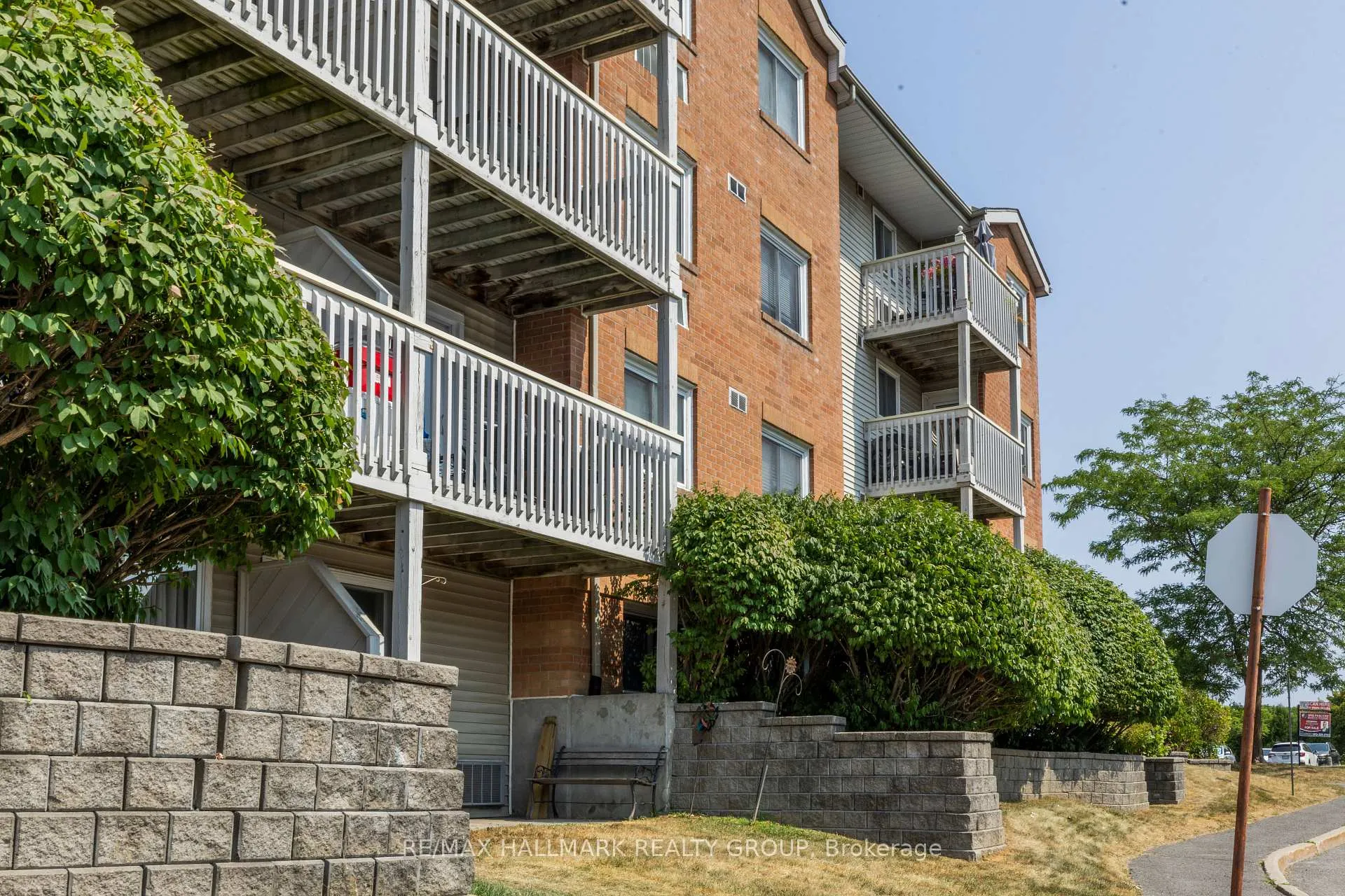 Photo 2 of Unit 203, 345 Centrum Boulevard, Ottawa, Bilberry Creek/Queenswood Heights — HOMEH