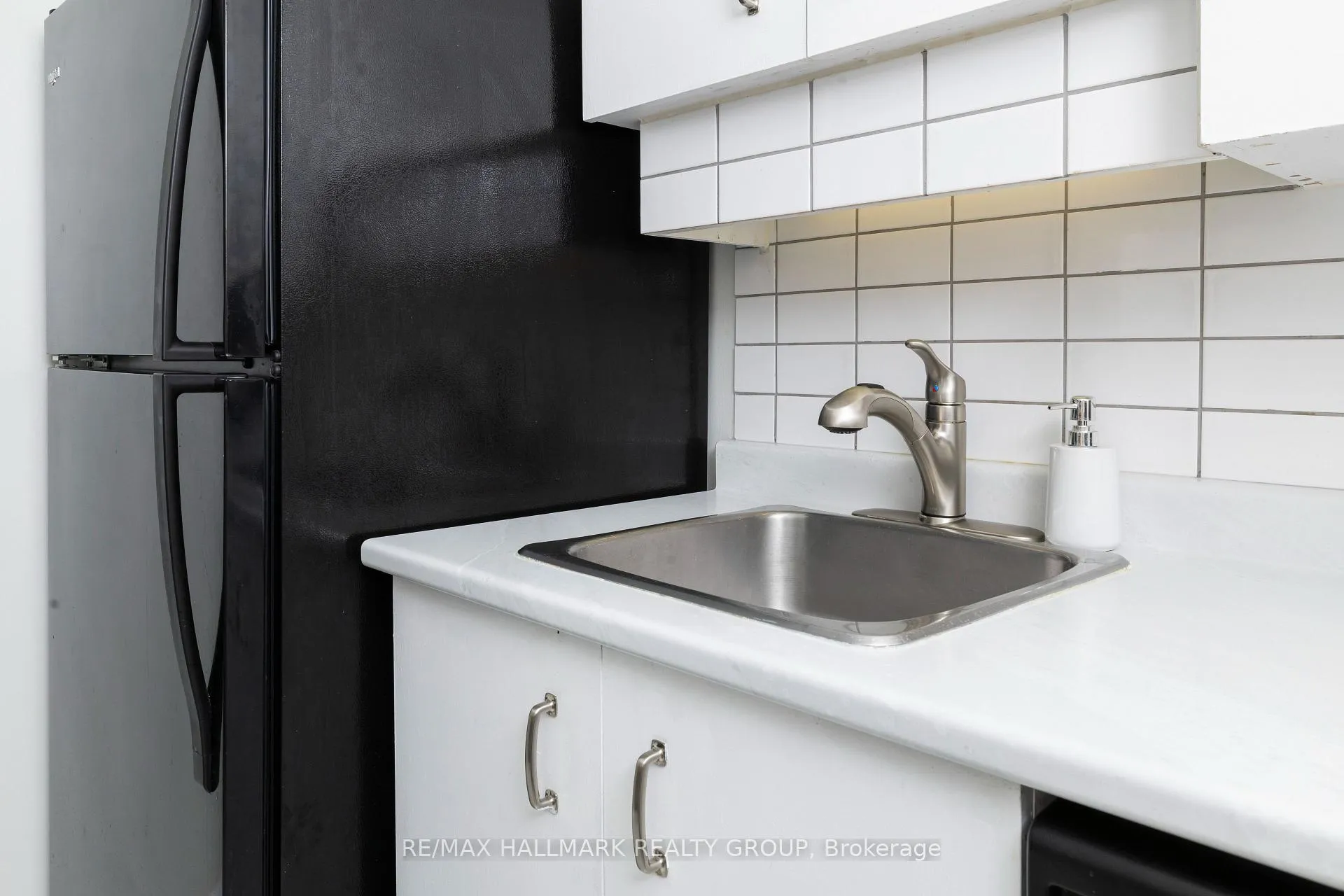 Photo 8 of Unit 203, 345 Centrum Boulevard, Ottawa, Bilberry Creek/Queenswood Heights — HOMEH