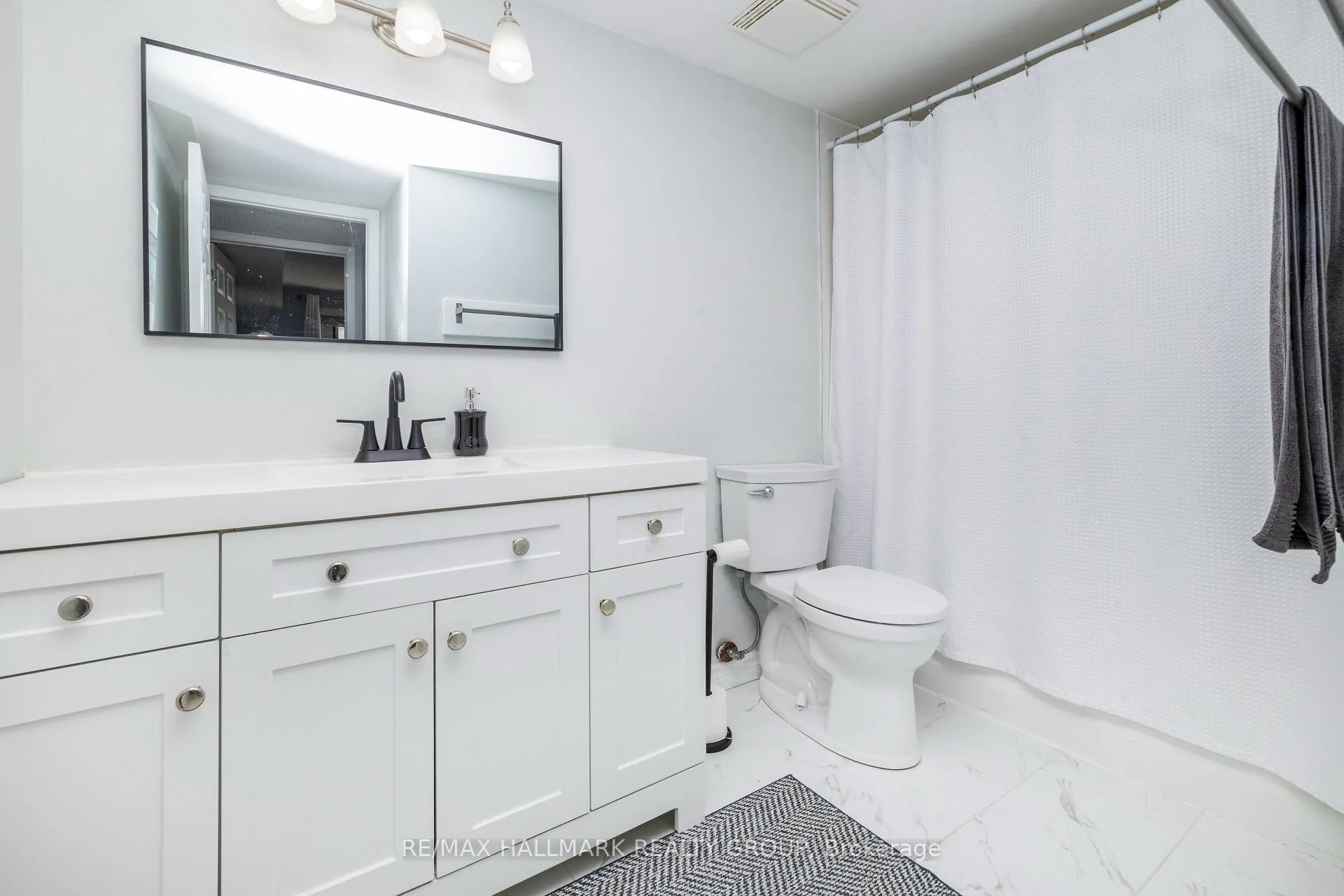 Photo 12 of Unit 203, 345 Centrum Boulevard, Ottawa, Bilberry Creek/Queenswood Heights — HOMEH