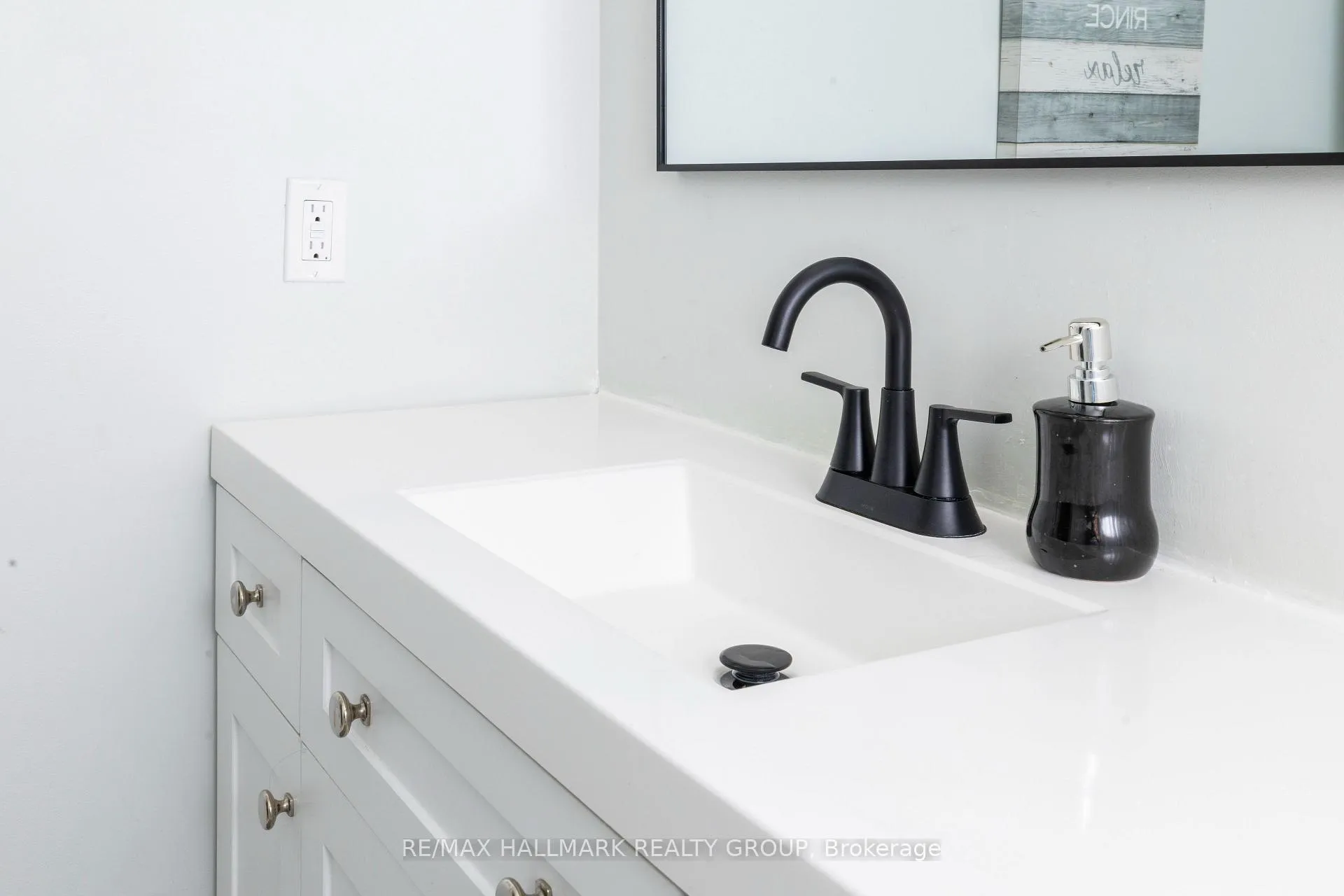 Photo 13 of Unit 203, 345 Centrum Boulevard, Ottawa, Bilberry Creek/Queenswood Heights — HOMEH