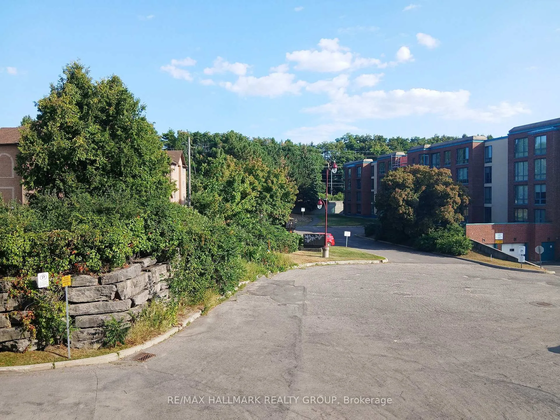 Photo 17 of Unit 203, 345 Centrum Boulevard, Ottawa, Bilberry Creek/Queenswood Heights — HOMEH