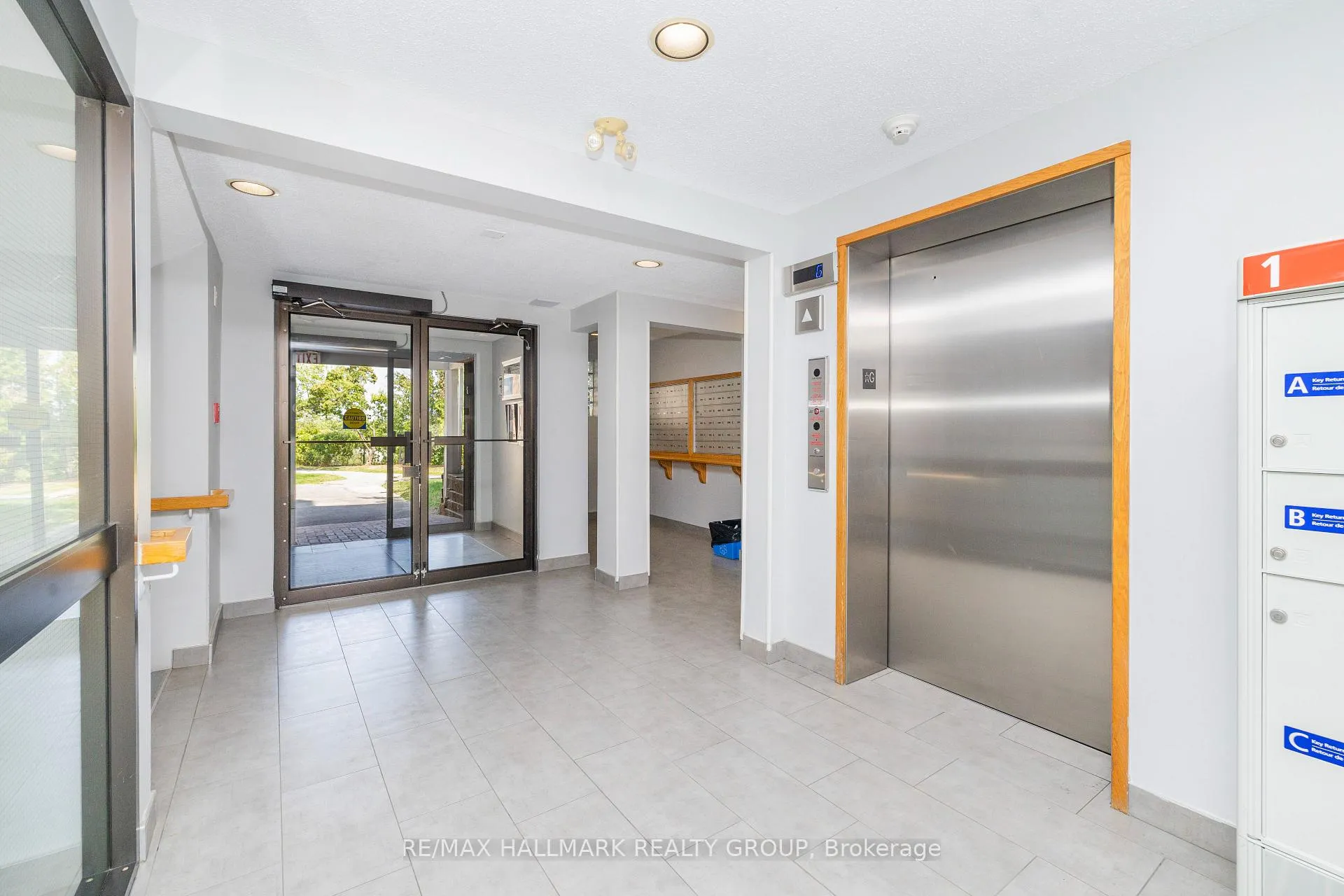 Photo 19 of Unit 203, 345 Centrum Boulevard, Ottawa, Bilberry Creek/Queenswood Heights — HOMEH