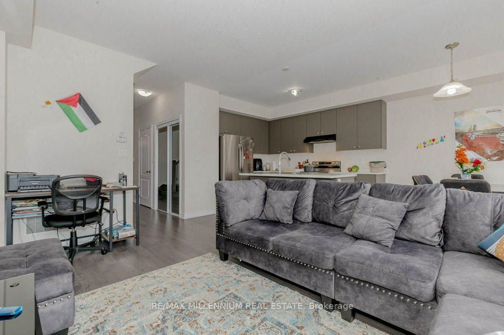 Photo 10 of 301 Vanilla Trail, Thorold, Rolling Meadows — HOMEH