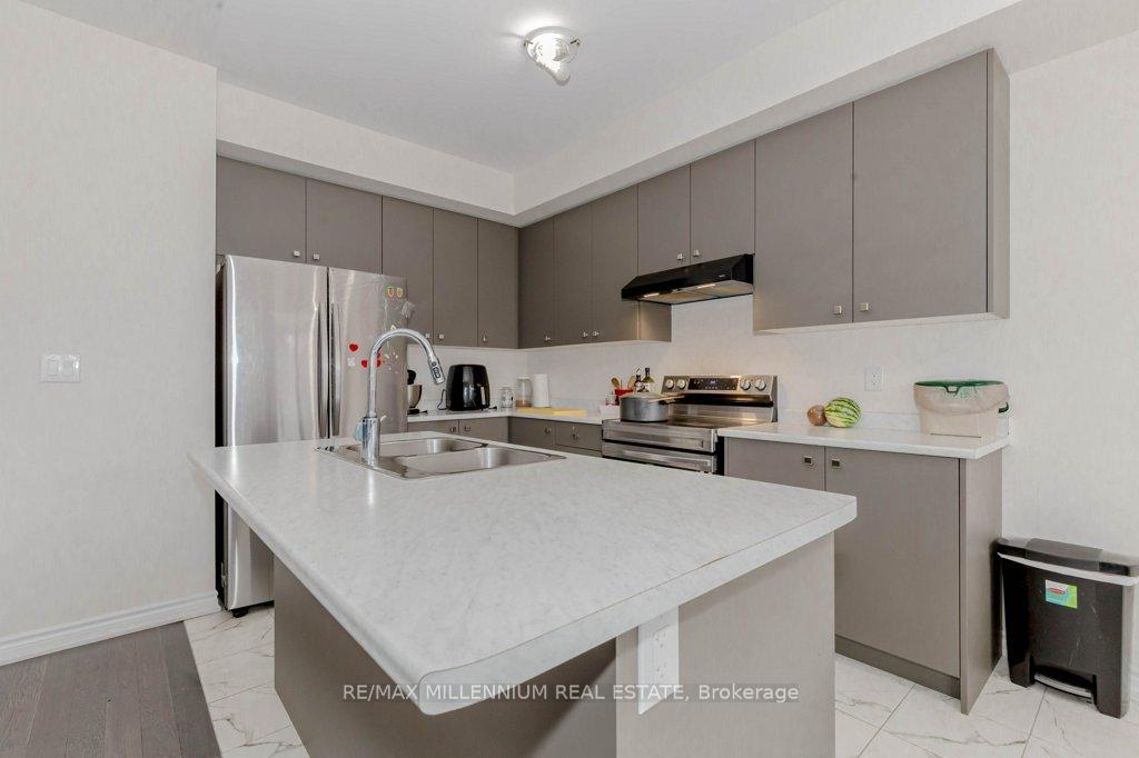 Photo 12 of 301 Vanilla Trail, Thorold, Rolling Meadows — HOMEH