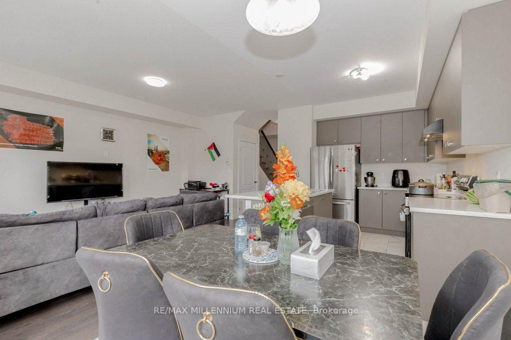 Photo 16 of 301 Vanilla Trail, Thorold, Rolling Meadows — HOMEH