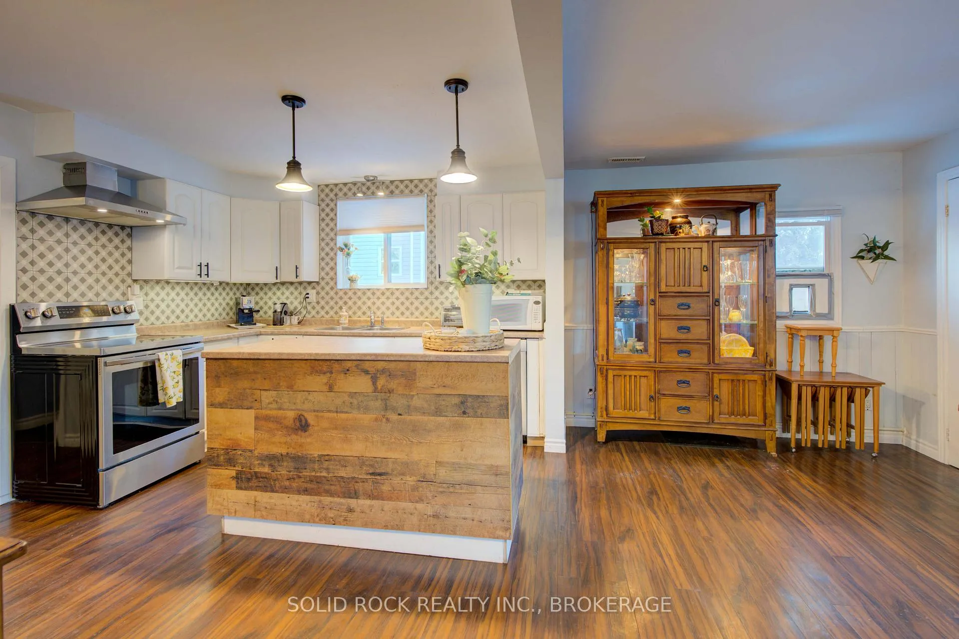 Photo 9 of 20 Maccauley Street, Kingston, Rideau — HOMEH