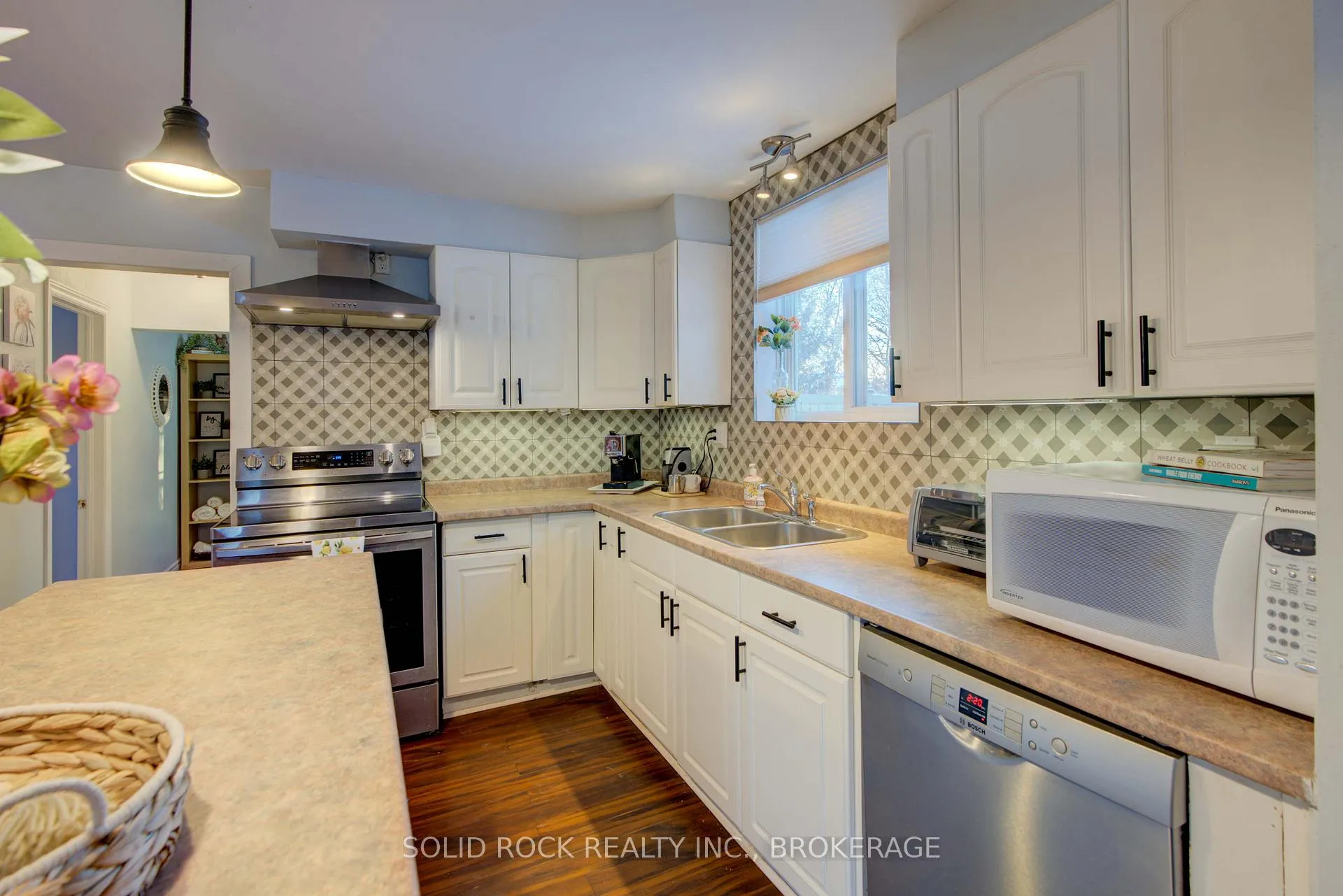 Photo 11 of 20 Maccauley Street, Kingston, Rideau — HOMEH